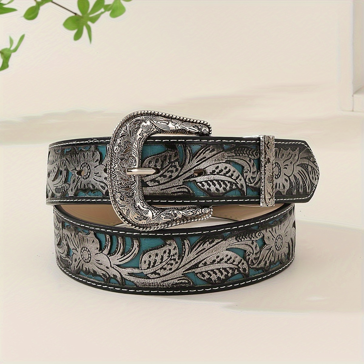 

Latest Retro Women's Cowboy Floral Engraved Two-color Hollow Decorative Western Belt, Suitable For Jeans, Casual Pants, Dresses And Windbreaker Bohemian Style