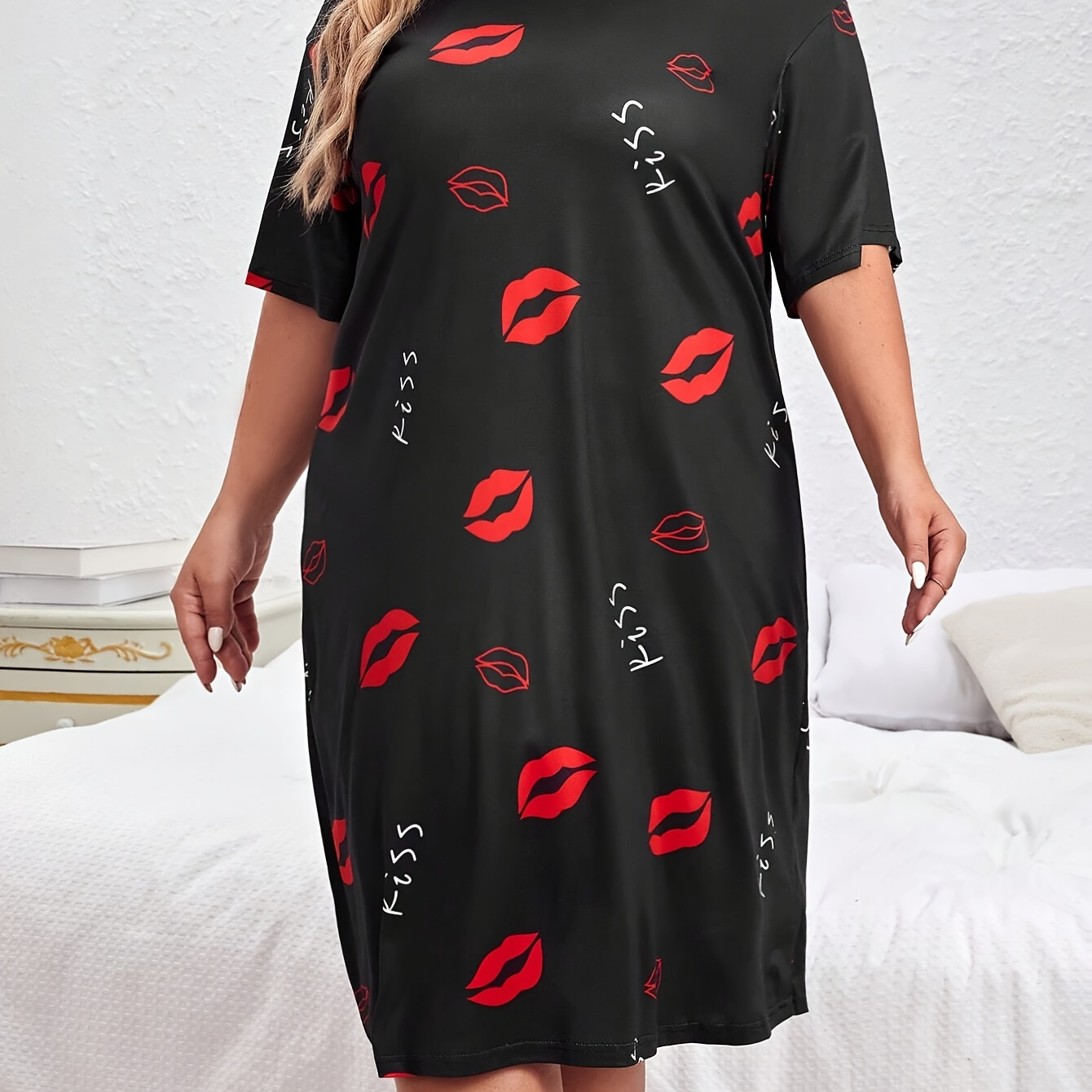 

Women's Casual Nightdress, Plus Size Red Lip & Letter Print Short Sleeve Round Neck Sleep Dress