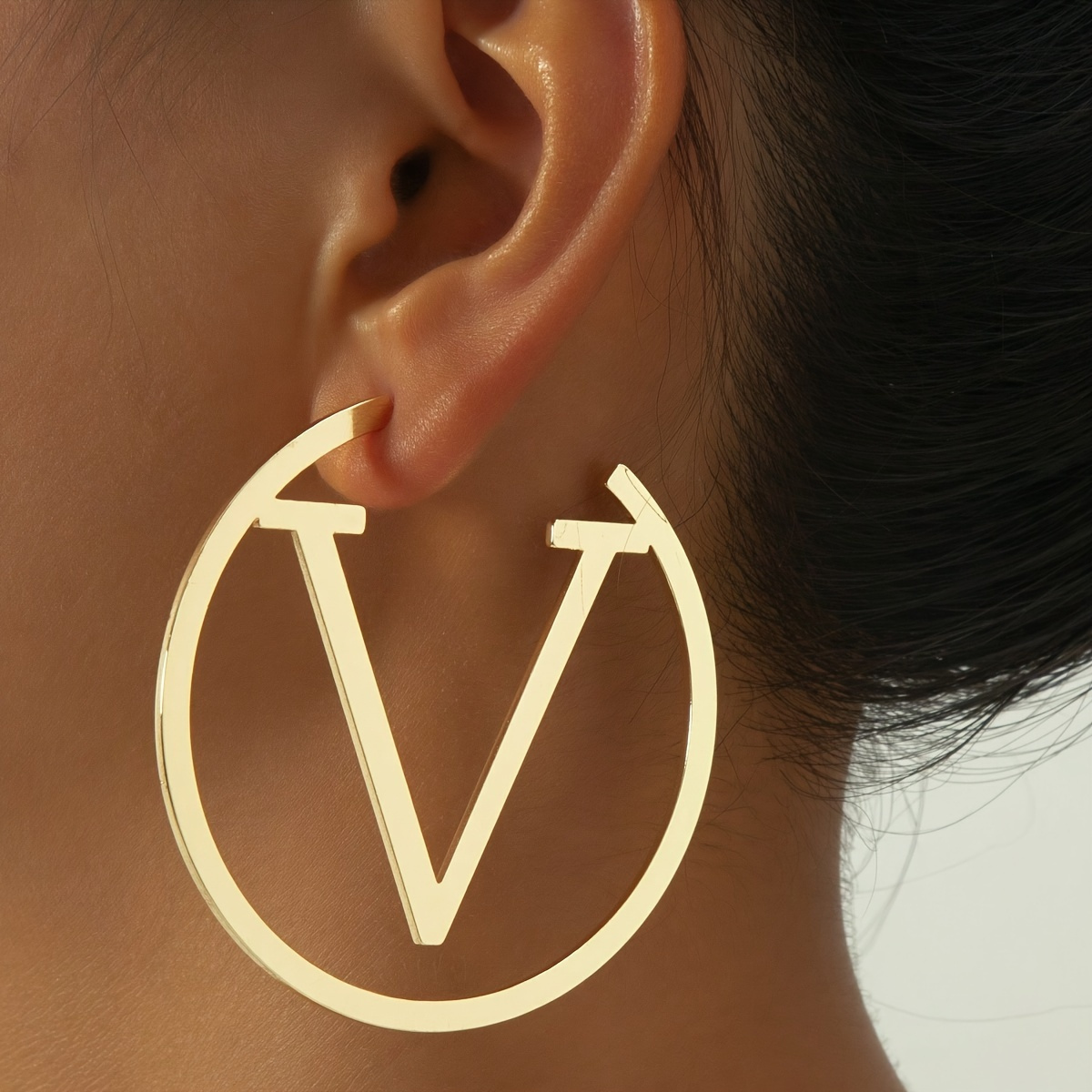 

Exaggerated Hollow Circle With V Letter Design Hoop Earrings Alloy Jewelry Vintage Punk Style Personality Female Party Earrings