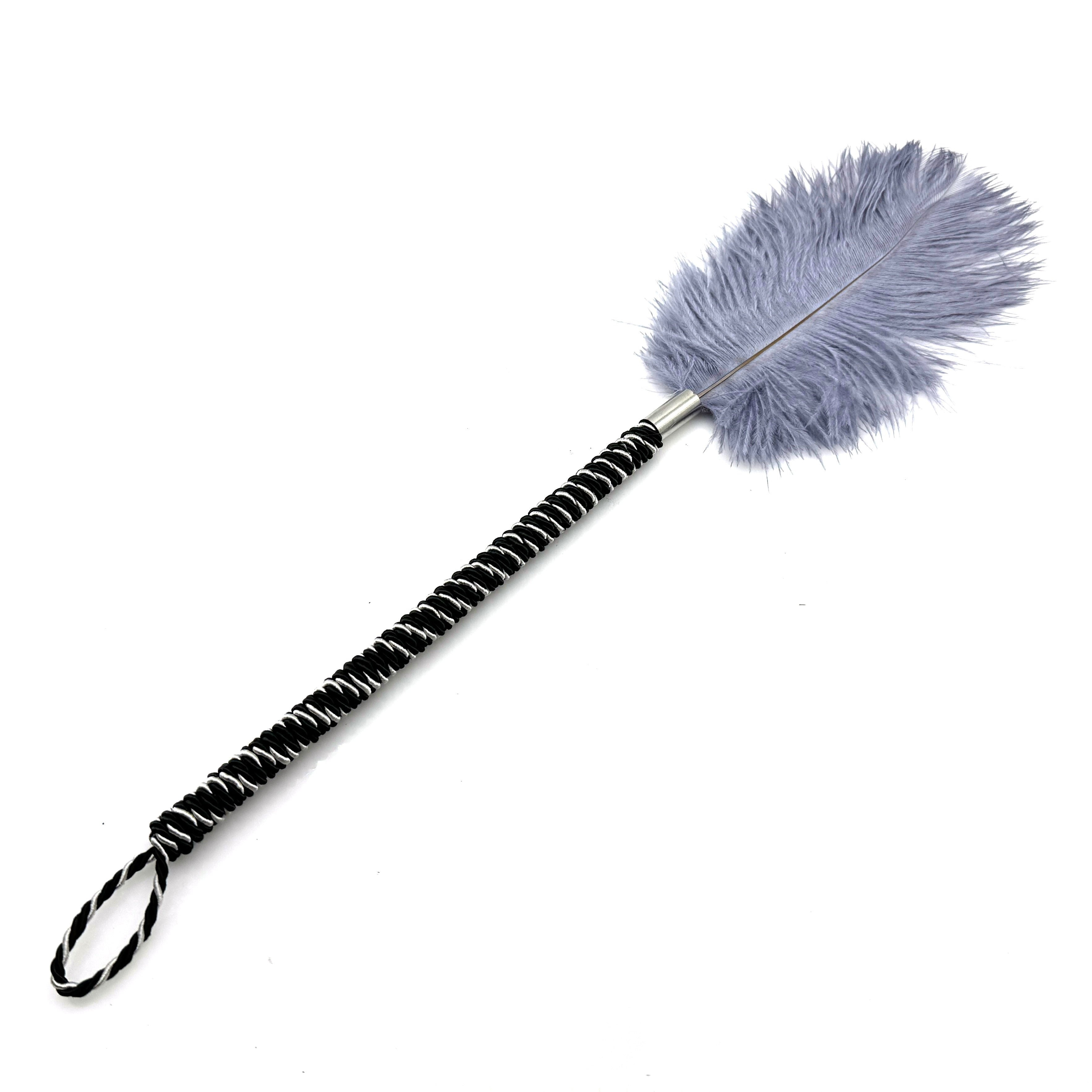 

Imitation Ostrich Feather Duster, Imitation Feather Whip, Movie Prop Whip, Imitation Feather Whip, Halloween Prop, Handicraft Imitation Feather Whip