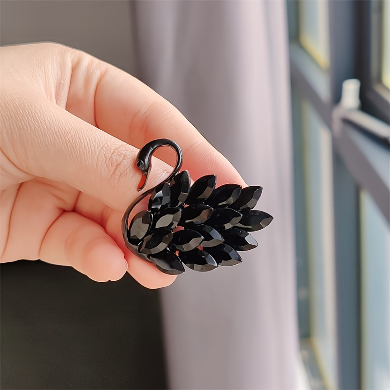

Black Crystal Swan Brooch For Women, Vintage Bohemian Style, Elegant Lapel Pin, Animal Accessory For Coats & Cardigans