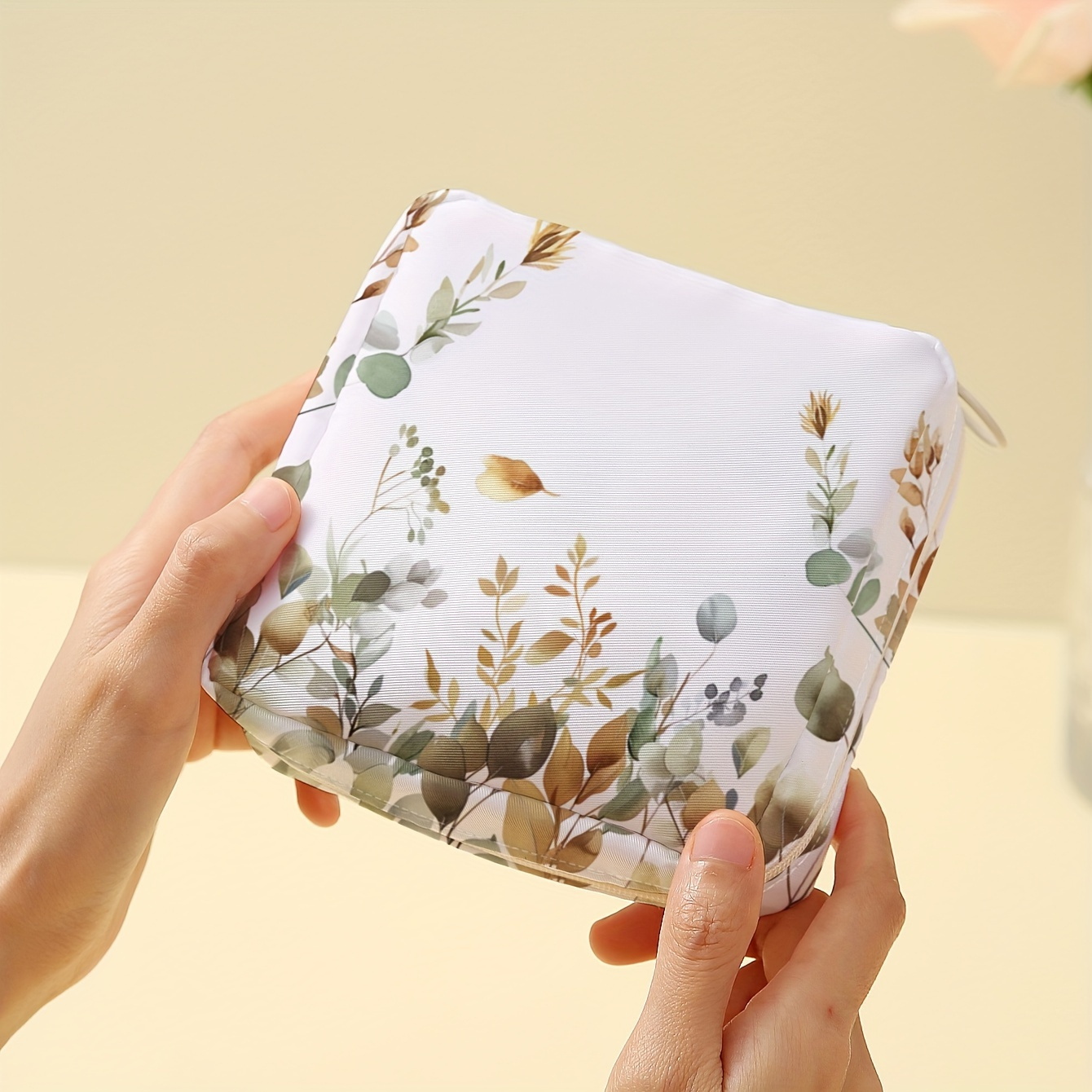 

Chic Floral Print Sanitary Napkin Storage Bag - Lightweight, Multi-functional Organizer For Women's Fashion