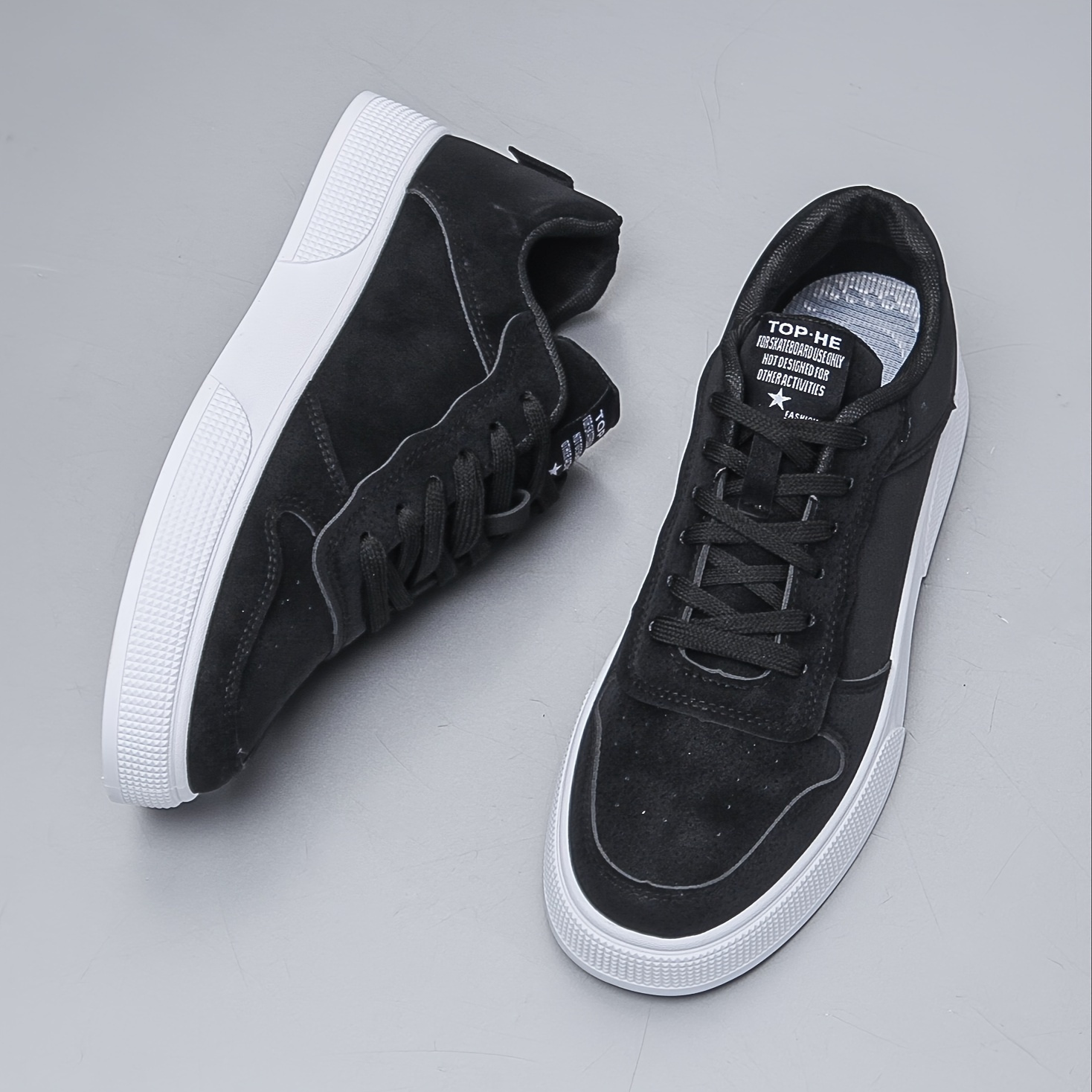

Men's Trendy Solid Colour Low Top Skateboard Shoes, Comfy Non Slip Casual Lace Up Sneakers For Men's Outdoor Activities