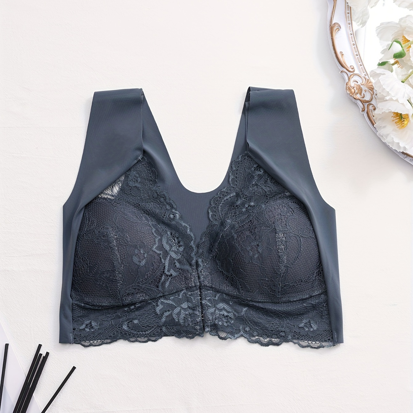 

Simple Solid Contrast Lace Front Buckle Bra, Comfy & Breathable Wireless Push Up Bra, Women's Lingerie & Underwear