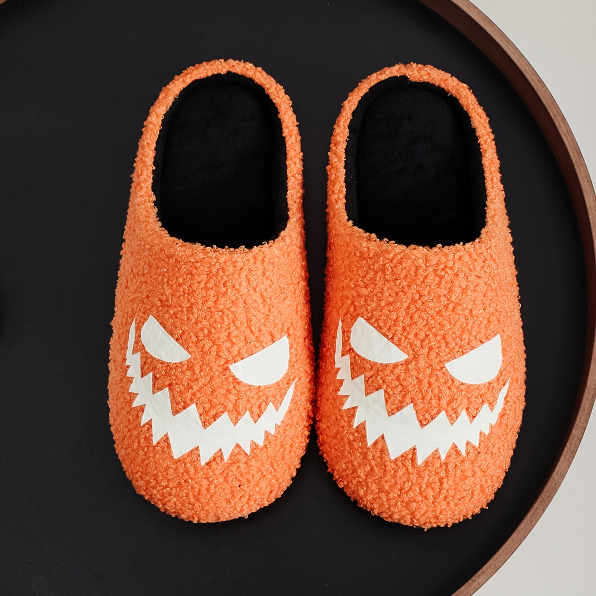 

Festive Slippers: Soft, Comfortable, And Lightweight With A Spooky Cartoon Pumpkin Design - Perfect For Men And Women