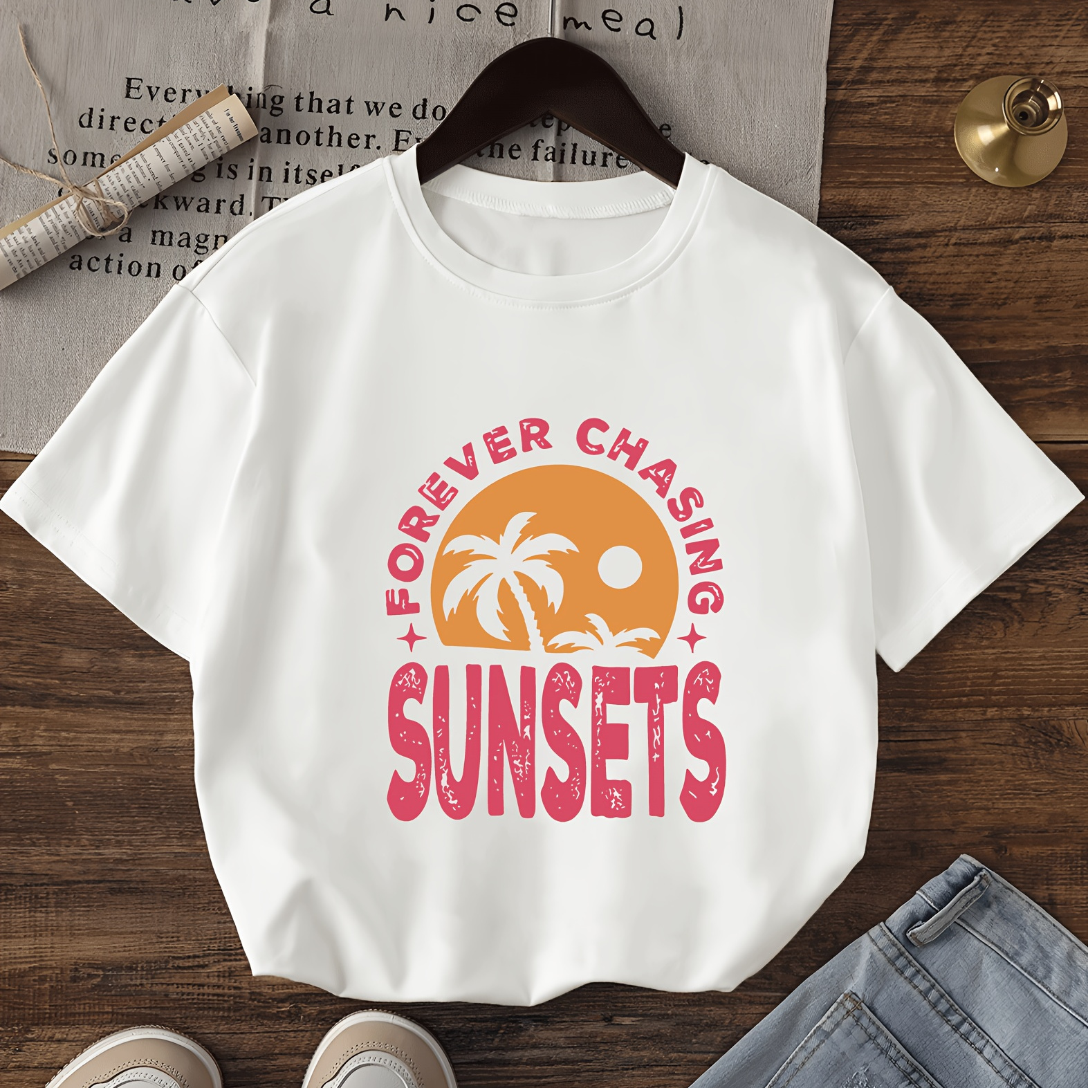 Forever Chasing Sunsets" Girls' Summer T-Shirt - 100% Cotton, Coconut Tree & Sunset Design, Breathable & Stretchy, Perfect for Outdoor Adventures, Summer Clothes for Girls