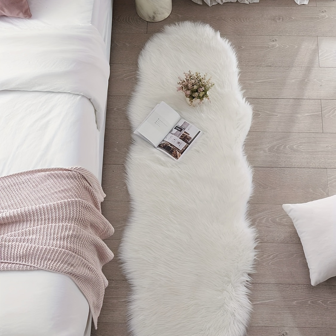 

1pc Faux Fur Shag Area Rugs, Shaggy Area Rugs Ultra Soft Sheepskin Fur Rug, White Fuzzy Rug Machine Washable Shag Rug For Living Room Bedroom Bedside, Throw Rugs For Home Deocr, Room Decor