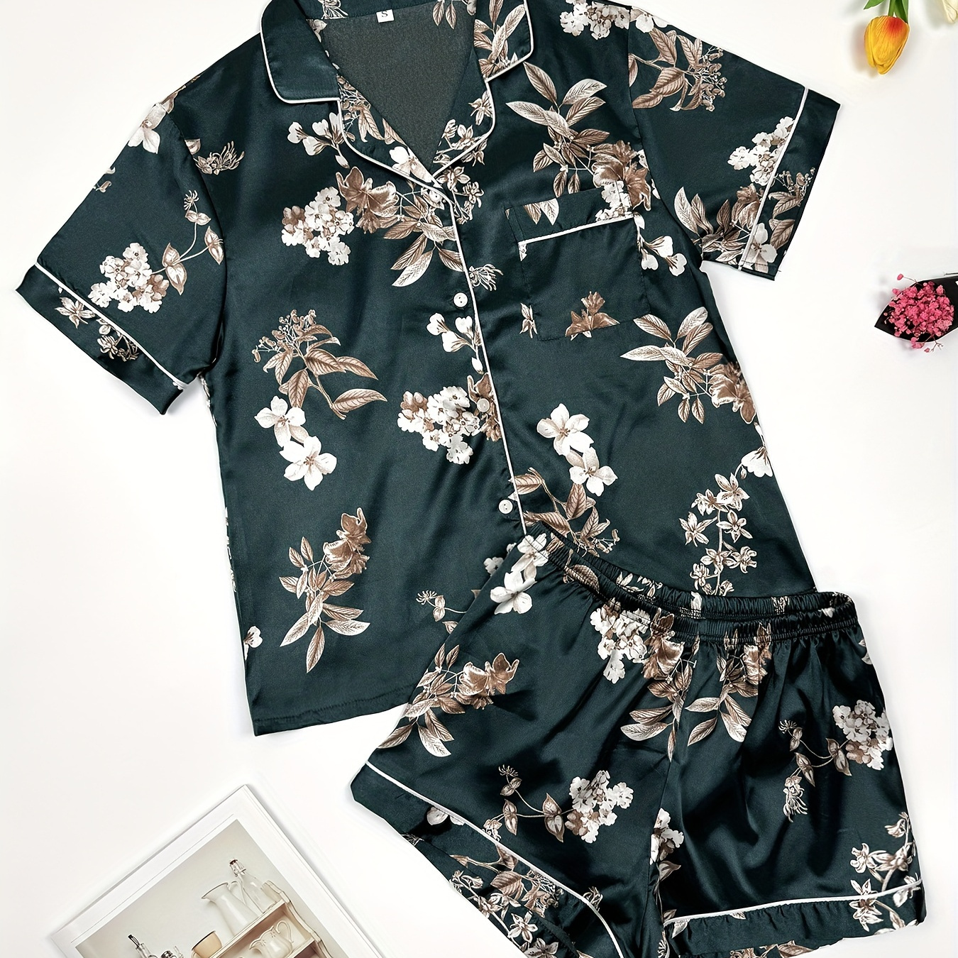 

Ensemble De Pyjama Imprimé Floral, Haut À Boutons À Col En V À Manches Courtes Et Short, Vêtements De Nuit Et De Détente Pour Femmes