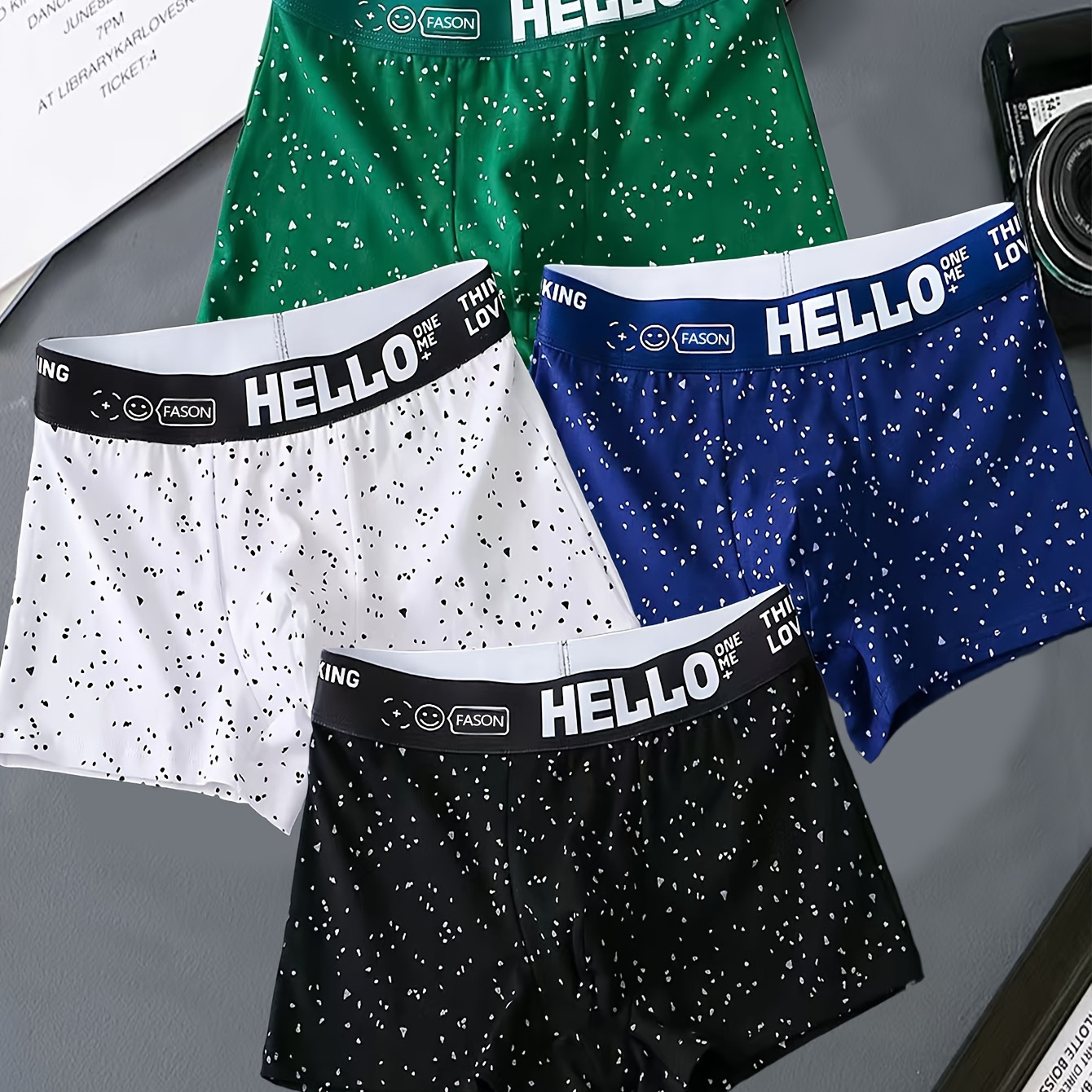 

Caléons Boxer pour Hommes 4 Pièces - Mélange de Polyester et de Spandex, Étire Moyen, Imprimé , Détail Frise, Tissu Tricoté, Confortable pour le Port