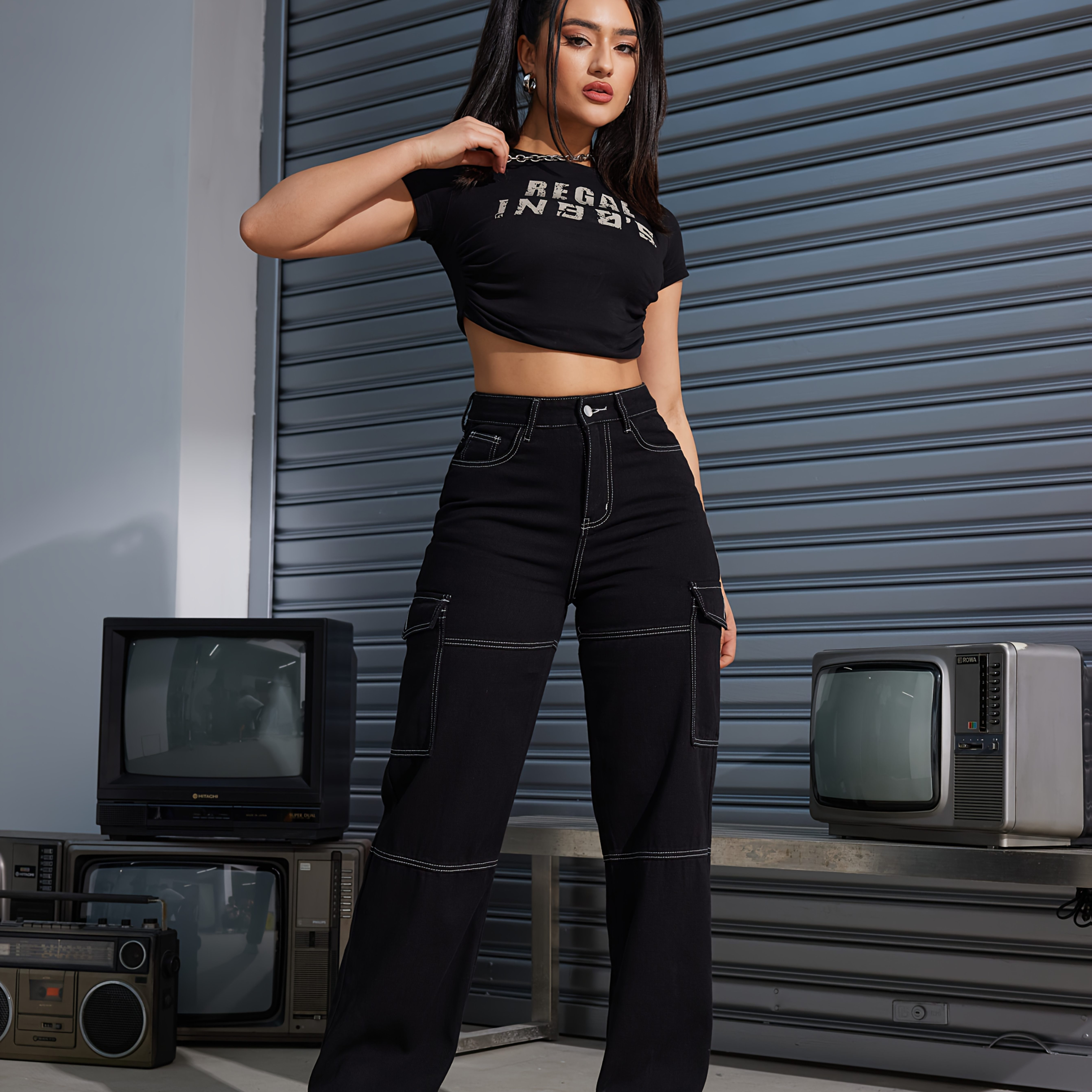 

Women's Y2k/ Inspired Black Cargo Jeans - Relaxed Fit Straight-leg Denim With Contrasting Stitching & Flap Pockets, Viscose , Machine Washable