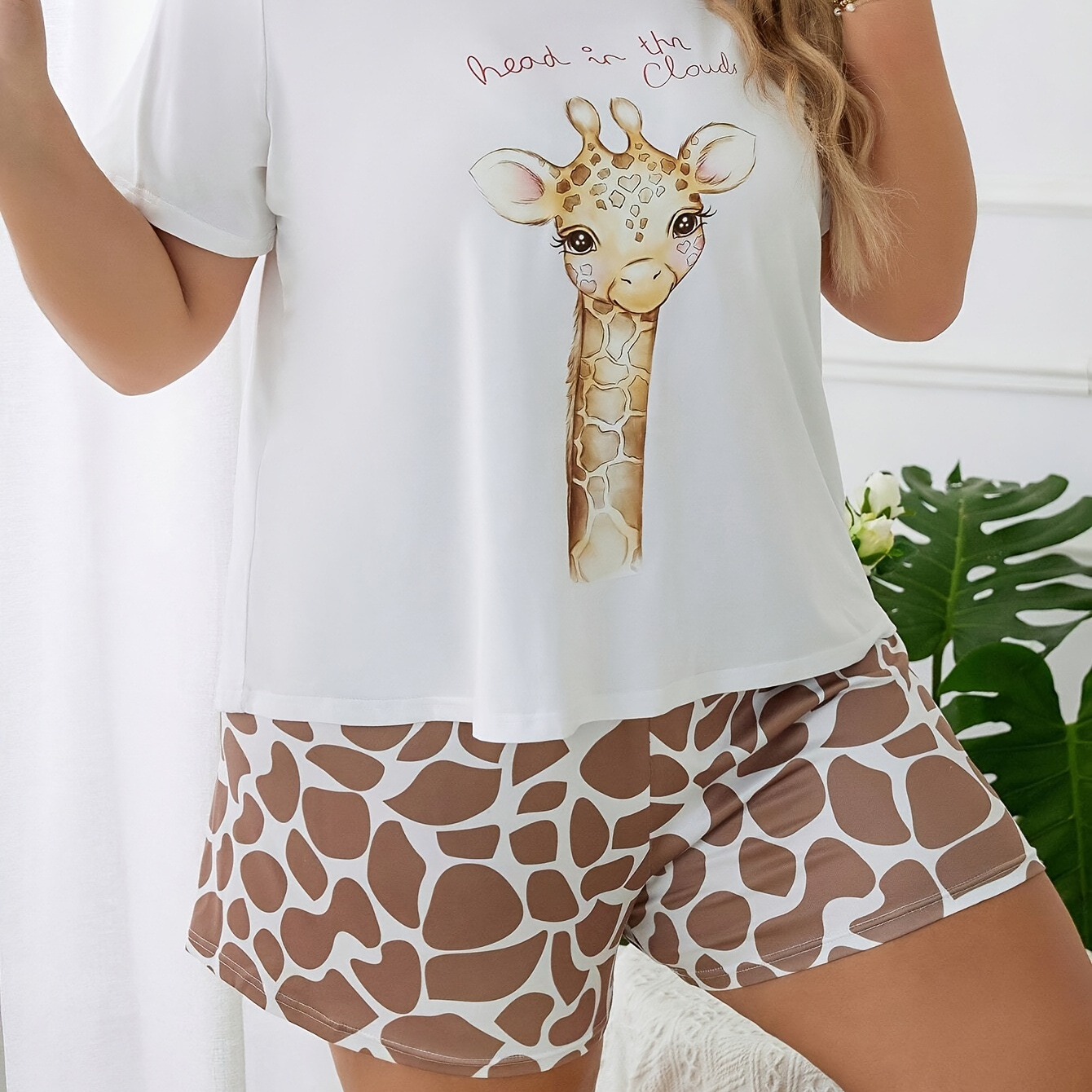 

Women's Cute Animal Pajamas Set, Plus Size Cartoon Giraffe Print Short Sleeve Top & Shorts Lounge 2 Piece Set