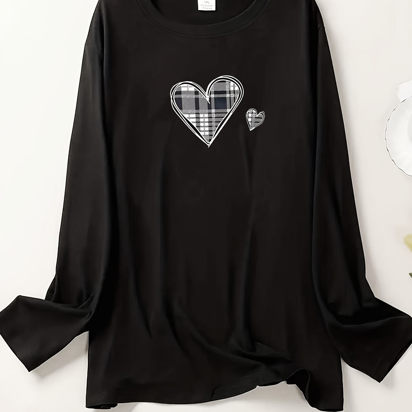 Plus Size Simple Sleepwear Top, Women's Plus Plaid Heart Graphic Long Sleeve Crew Neck Medium Stretch Home Wear Tee Without Pants