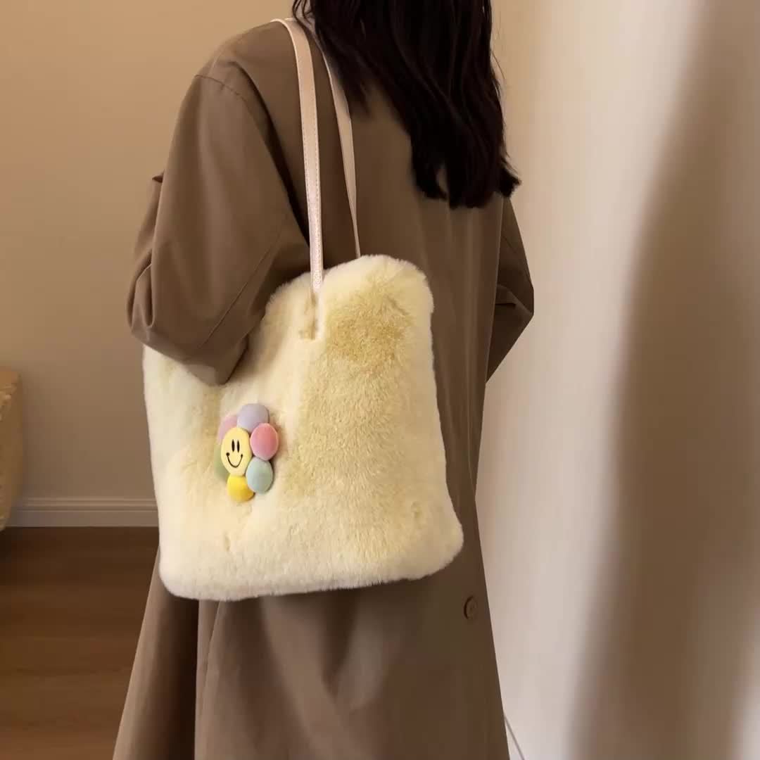 Kawaii Plush Designer Crossbody Bag Cute Winter Fashion Faux Fur
