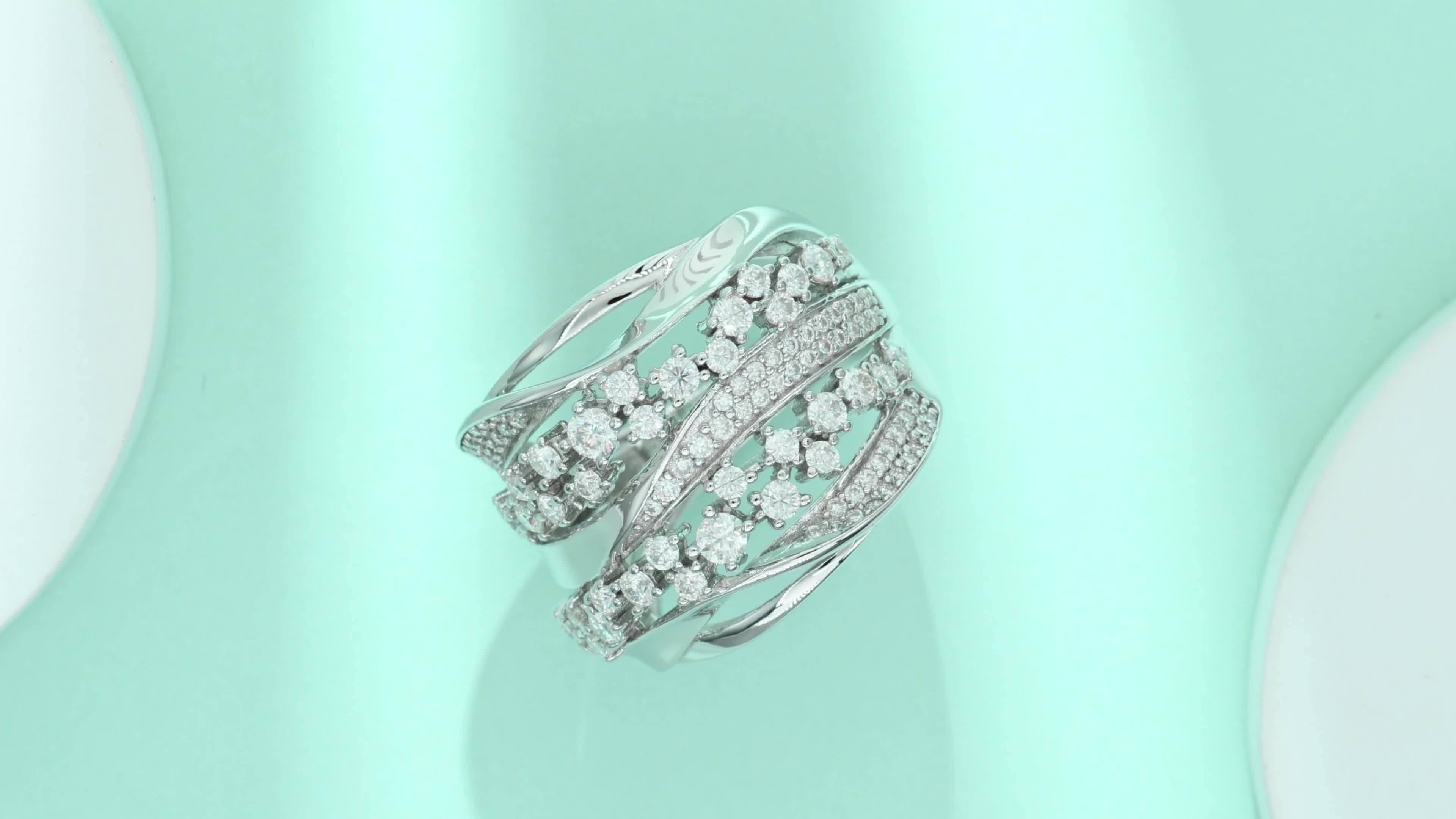 Elegant 925 Sterling Silver Ring with Laboratory Moissanite