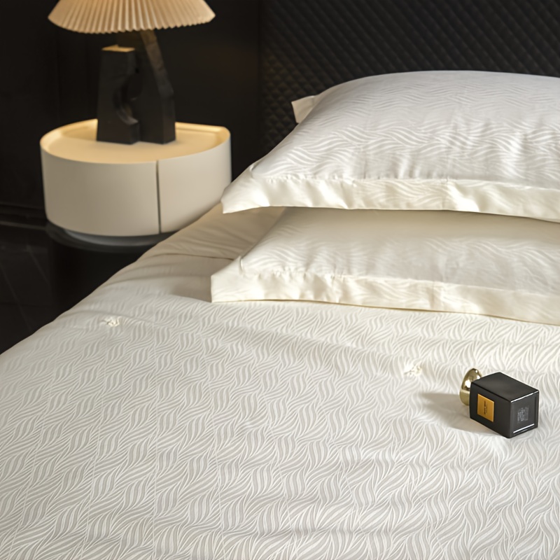 luxuriöse handgefertigte maulbeerenseiden-bettwäsche – leicht, weich atmungsaktiv für alle jahreszeiten mit schlichtem eleganten design.     traditionelles oder luxuriosest master-suite ideal geschenk