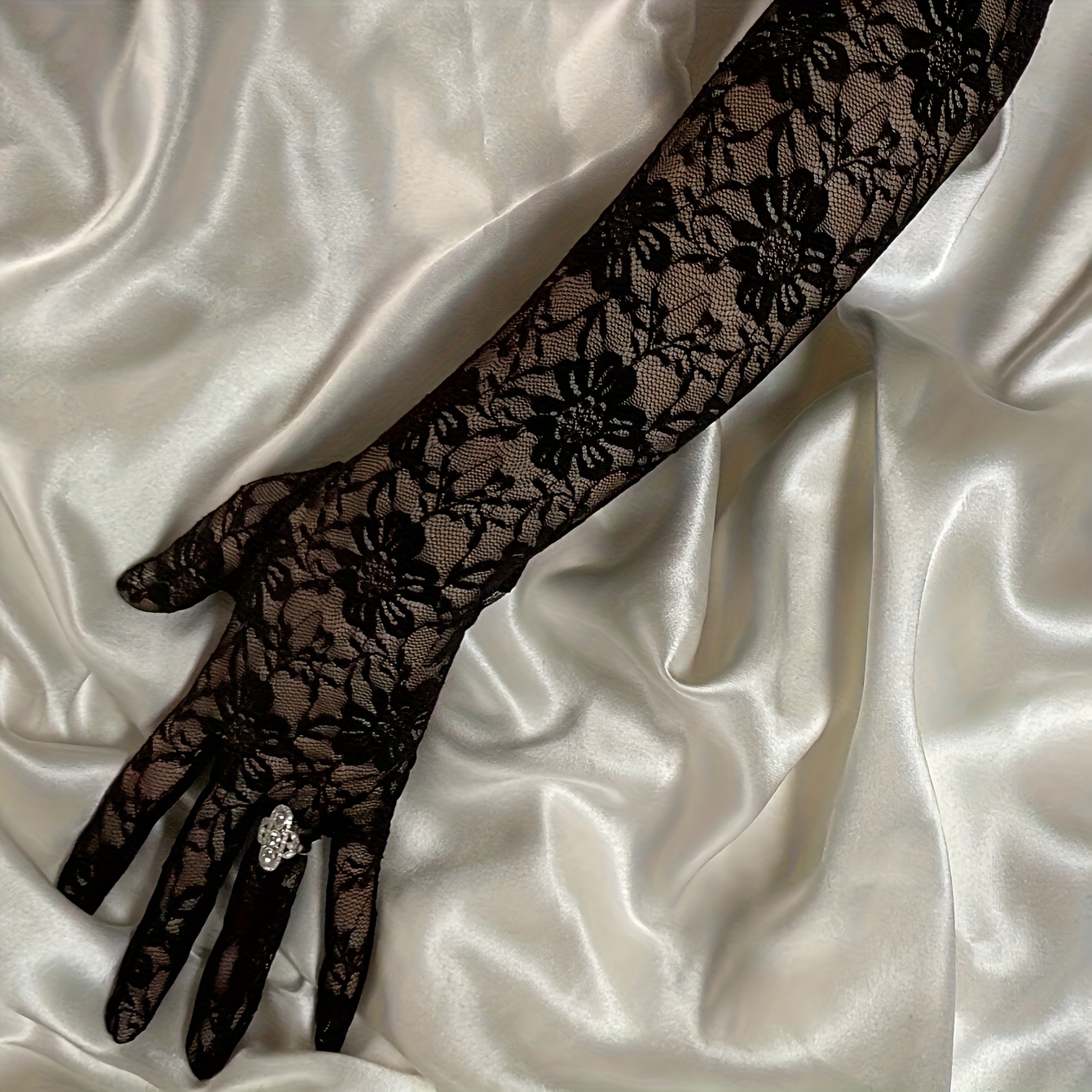 2pcs Black Lace Gloves, Bridal Wedding Hand Accessories Suitable For Bachelorette Parties And Wedding Decorations, Halloween Valentine's Day Autumn Accessory Gloves