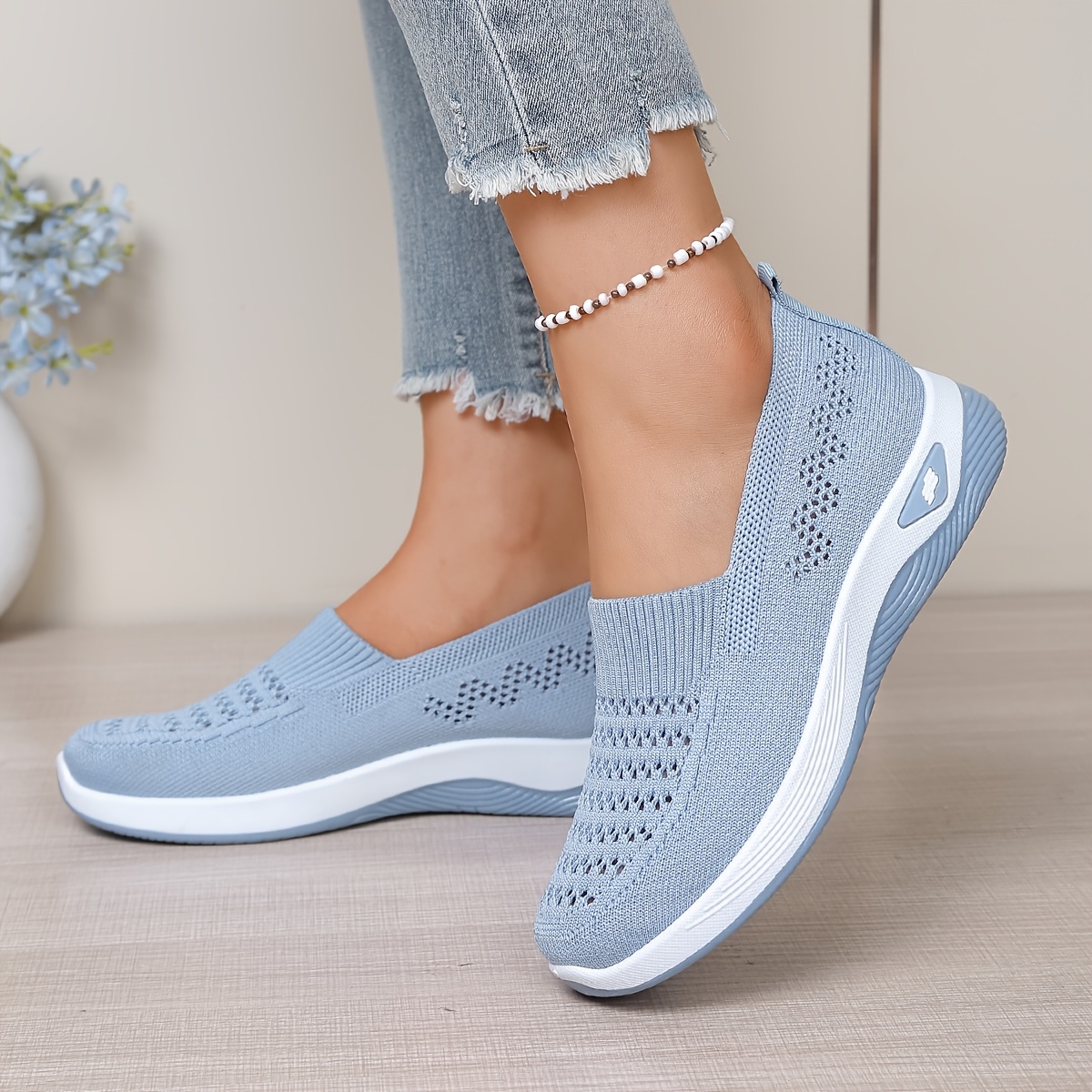 TEMU New Women's Woven Flat Shoes, Slip-on Soft-soled Comfortable Mom Shoes, Versatile Casual Lazy Shoes, Lightweight Walking Seasons. Suitable For