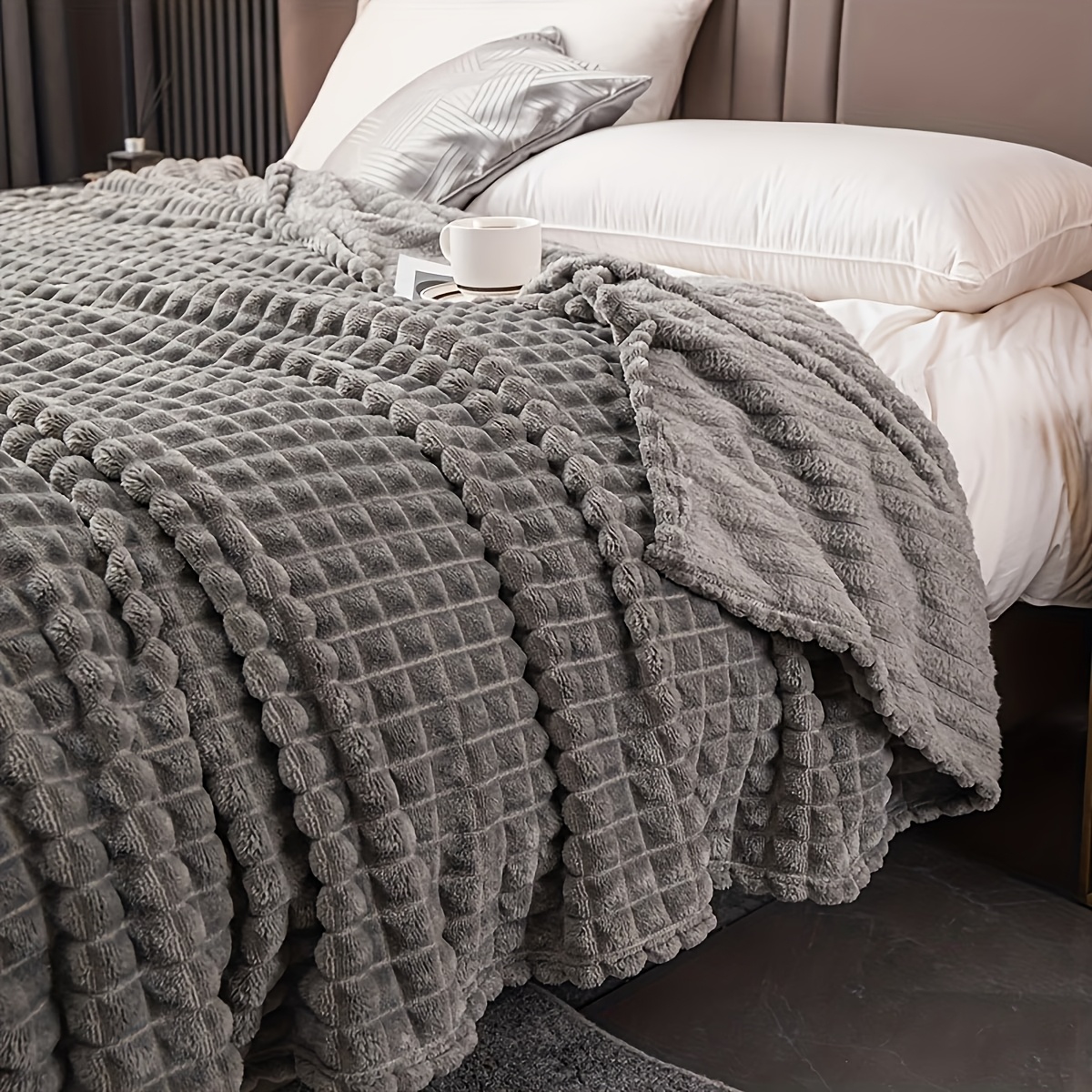 TEMU Solid Color Comfortable Blanket, Soft And Warm Sofa Throw, Suitable For , Office, Outdoor Camping, Sofa Nap, , Plaid Pattern Gift Blanket,