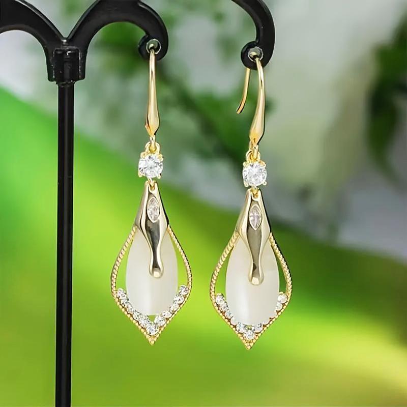 

Elegant And Beautiful Earrings Good Luck Fashionable And Versatile And Commemorative Earrings Birthday Gifts Party Gifts Earrings