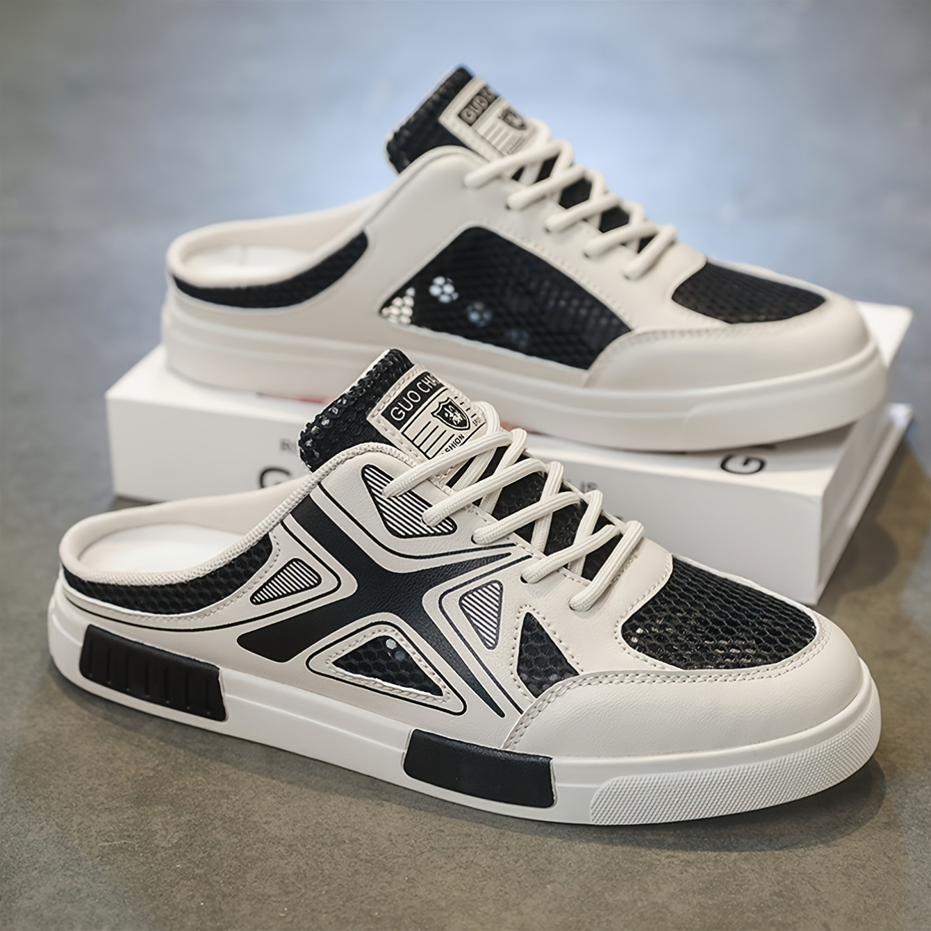 mens shoes 2025 new style hollow breathable closed toe half slippers casual versatile sandals classic comfortable sneakers
