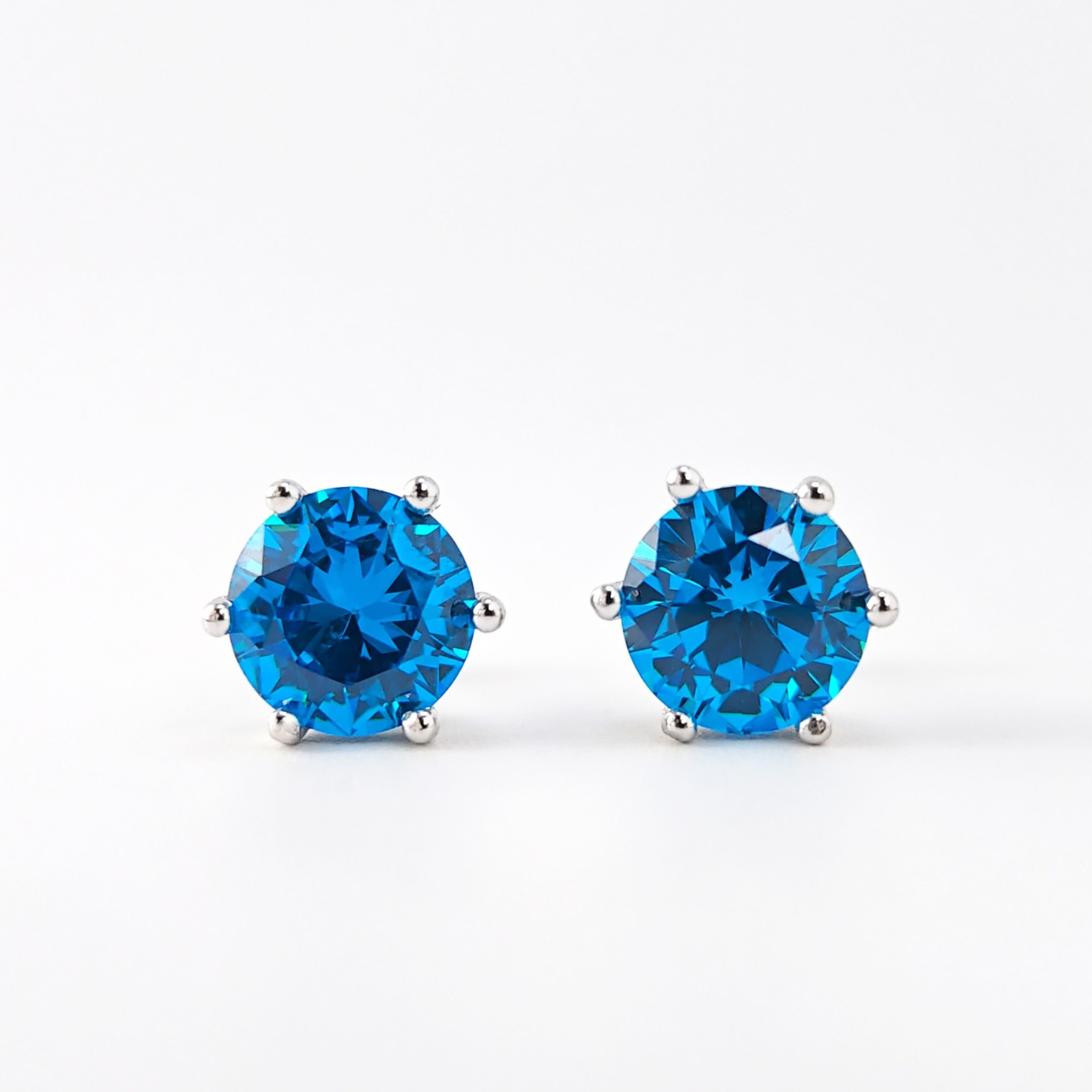 Classic 925 Silver Six-Prong Synthetic Zircon Earrings