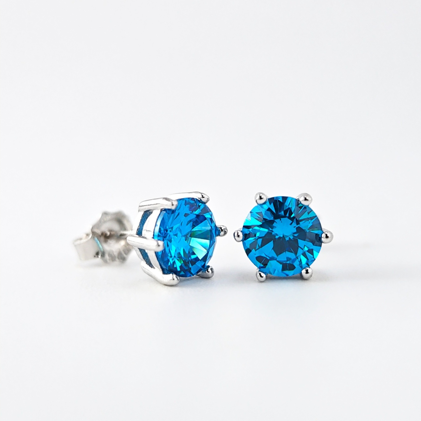 Classic 925 Silver Six-Prong Synthetic Zircon Earrings
