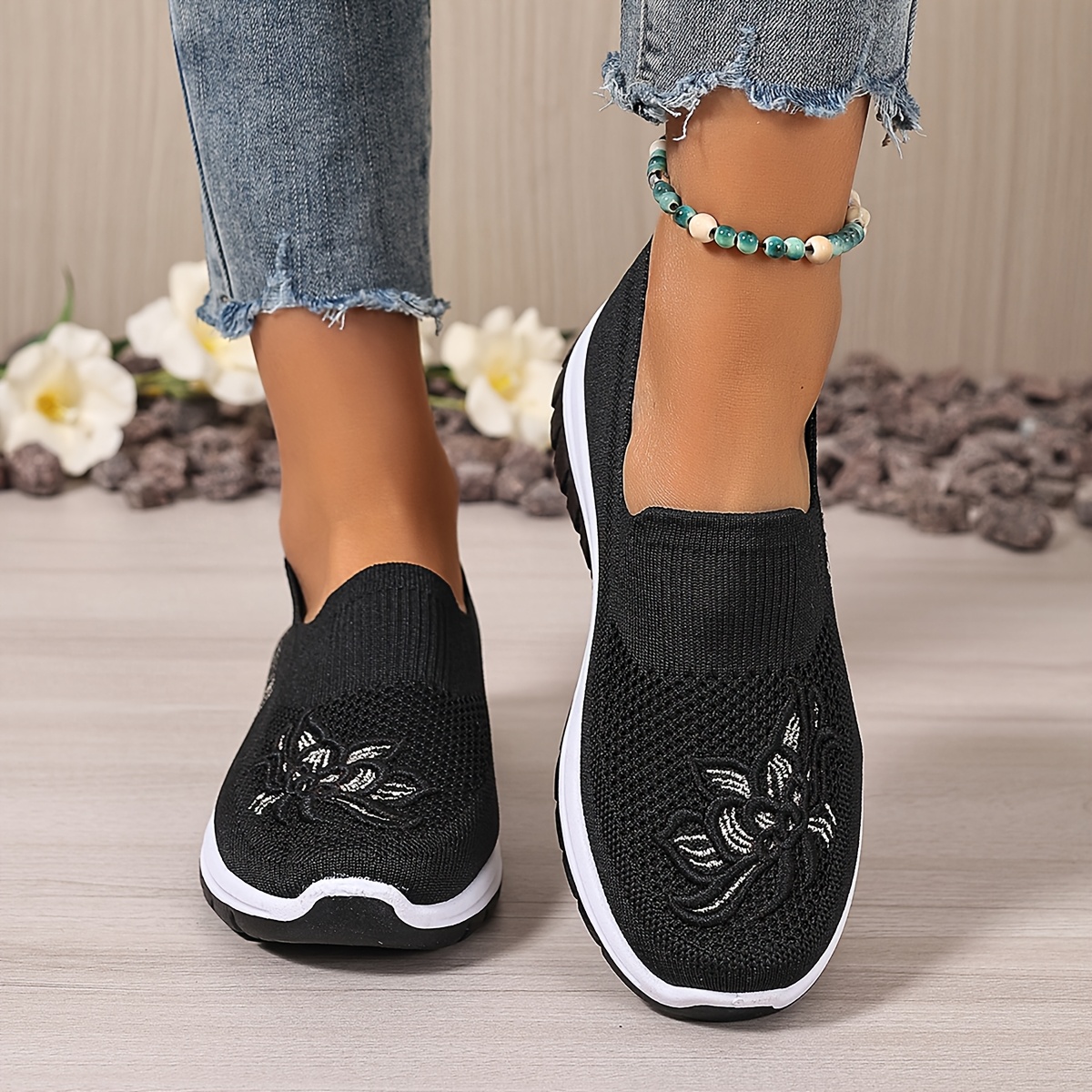 E-shop Damen Schuhe in großen Größen mit Stickerei, Schlupfschuhe, lässige Sportschuhe, Mesh, bequem, atmungsaktiv, leicht, Outdoor-Sportschuhe,