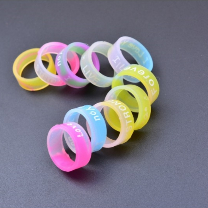 4pcs Glow in Dark Silicone Rings Colorful Party Accessories