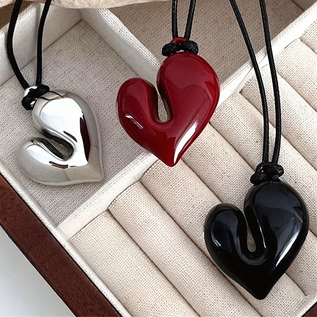 TEMU 3pcs Minimalist Asymmetric Three-dimensional Heart Necklace, Unisex, Cord Sweater Chain Long Necklace, Popular Y2k Style Jewelry, Men's