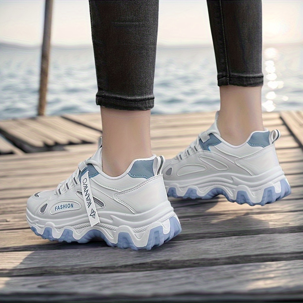 Tenis casuales para mujer 2025, zapatos versátiles para el día a día con diseño alargador de piernas, tenis transpirables con suela gruesa, calzado ligero y acolchado para estilo campus americano, suela suave como una nube, moda casual, minimalismo retro, ideales para uso en casa y al aire libre en todas las estaciones
