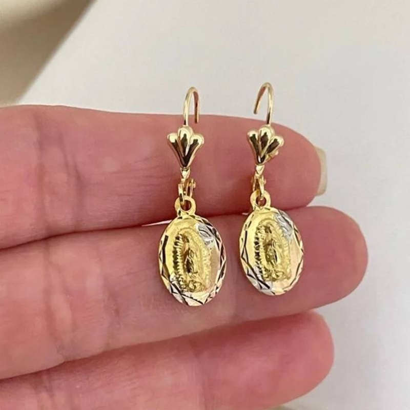 Retro Dual-Tone Oval Pendant Earrings for Women