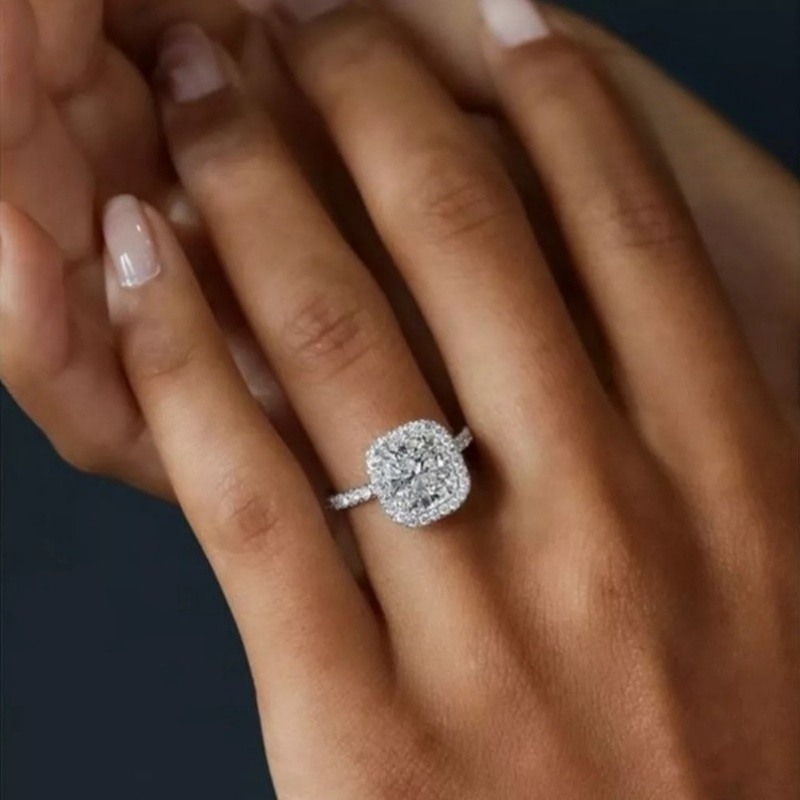 0.5-10 Carat Moissanite Round Cut Engagement Ring