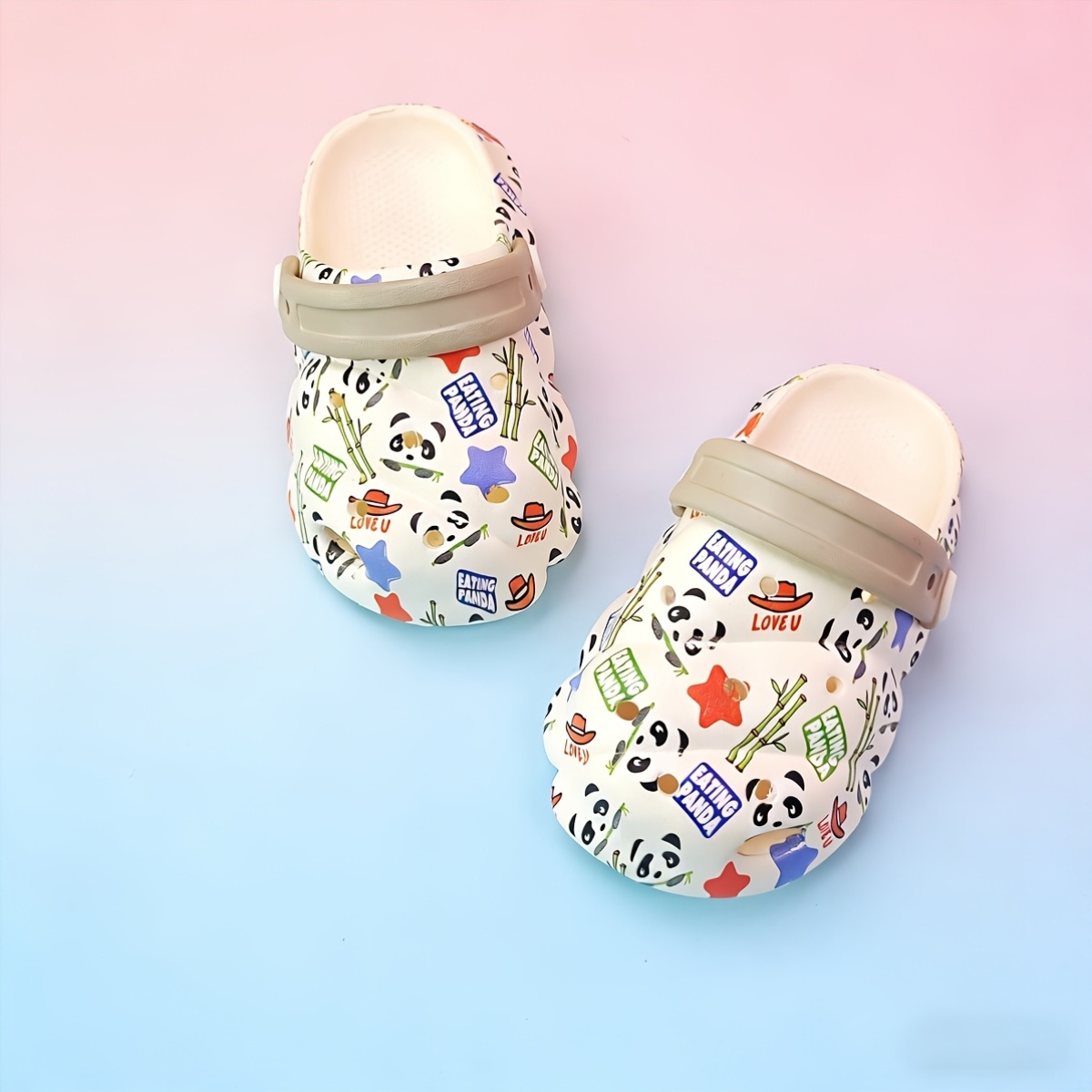 zapatos   con estampado de agujeros, hechos de eva, con un diseño  ,  , antideslizante y transpirable con estampados de panda y bambú de dibujos animados para niños y niñas