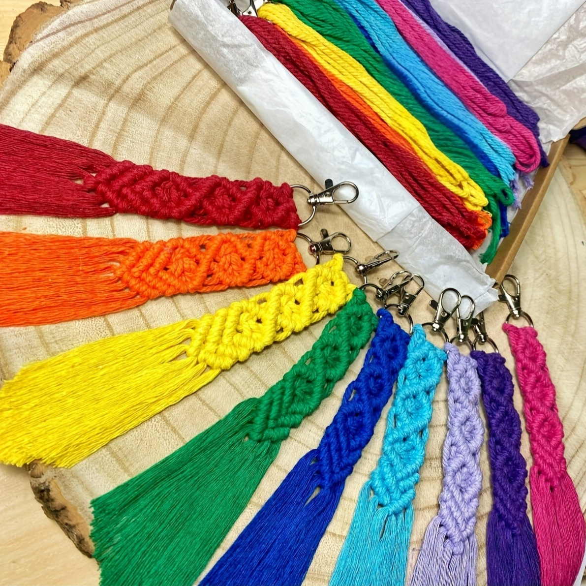 3pcs/9pcs Keychain Weaving Kit, Handmade Rainbow-colored Keychains, Valentine's Day Craft Gift Set, Perfect For , An Ideal Holiday Present