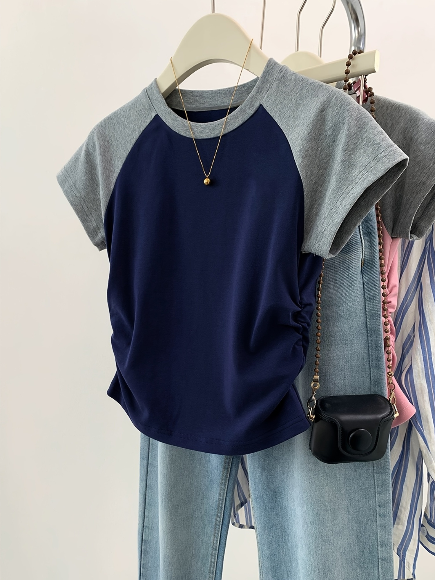 Women'S Casual Crew Neck Short Sleeve T-Shirt - Dark Green, Ribbed Hem, Lightweight & Stretchy, Perfect for Summer, Casual Attire|Ribbed Hem Tee|Lightweight Tshirt