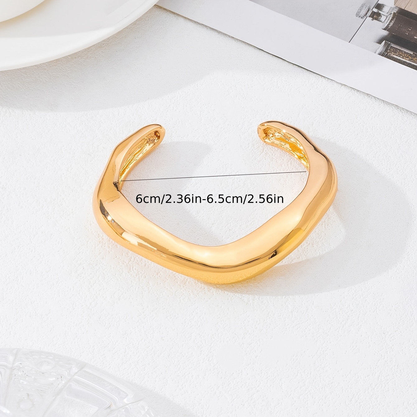Stylish Open Spring Bracelet for Women, Perfect for Summer Gatherings