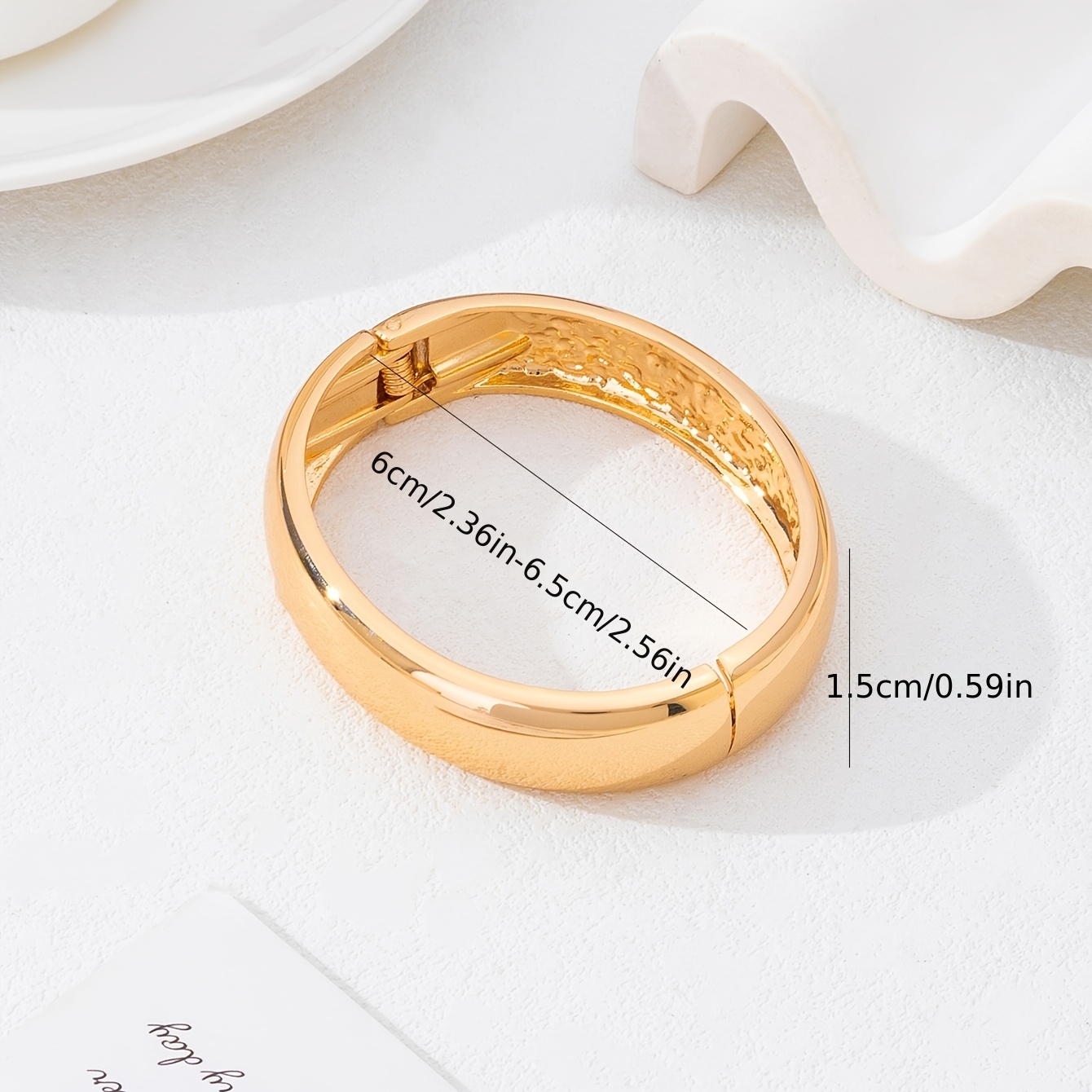 Stylish Open Spring Bracelet for Women, Perfect for Summer Gatherings
