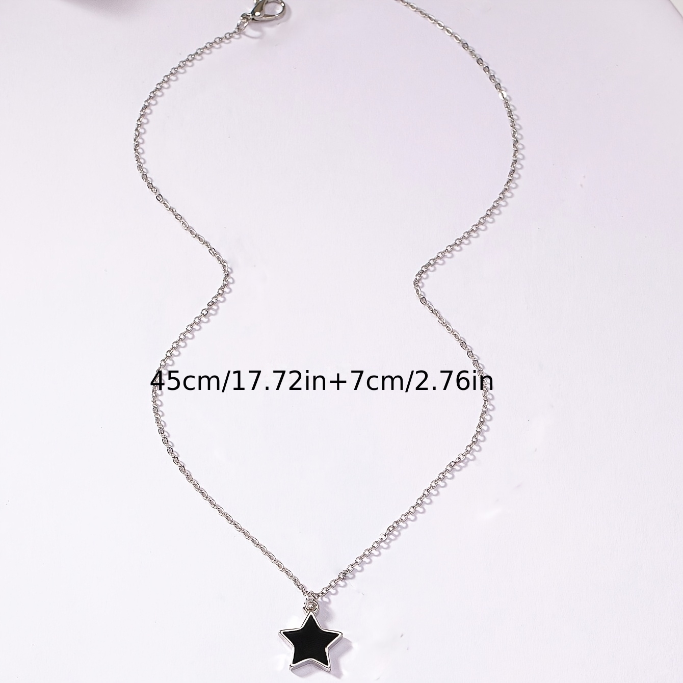 Women's Simple and Stylish Geometric Star Necklace