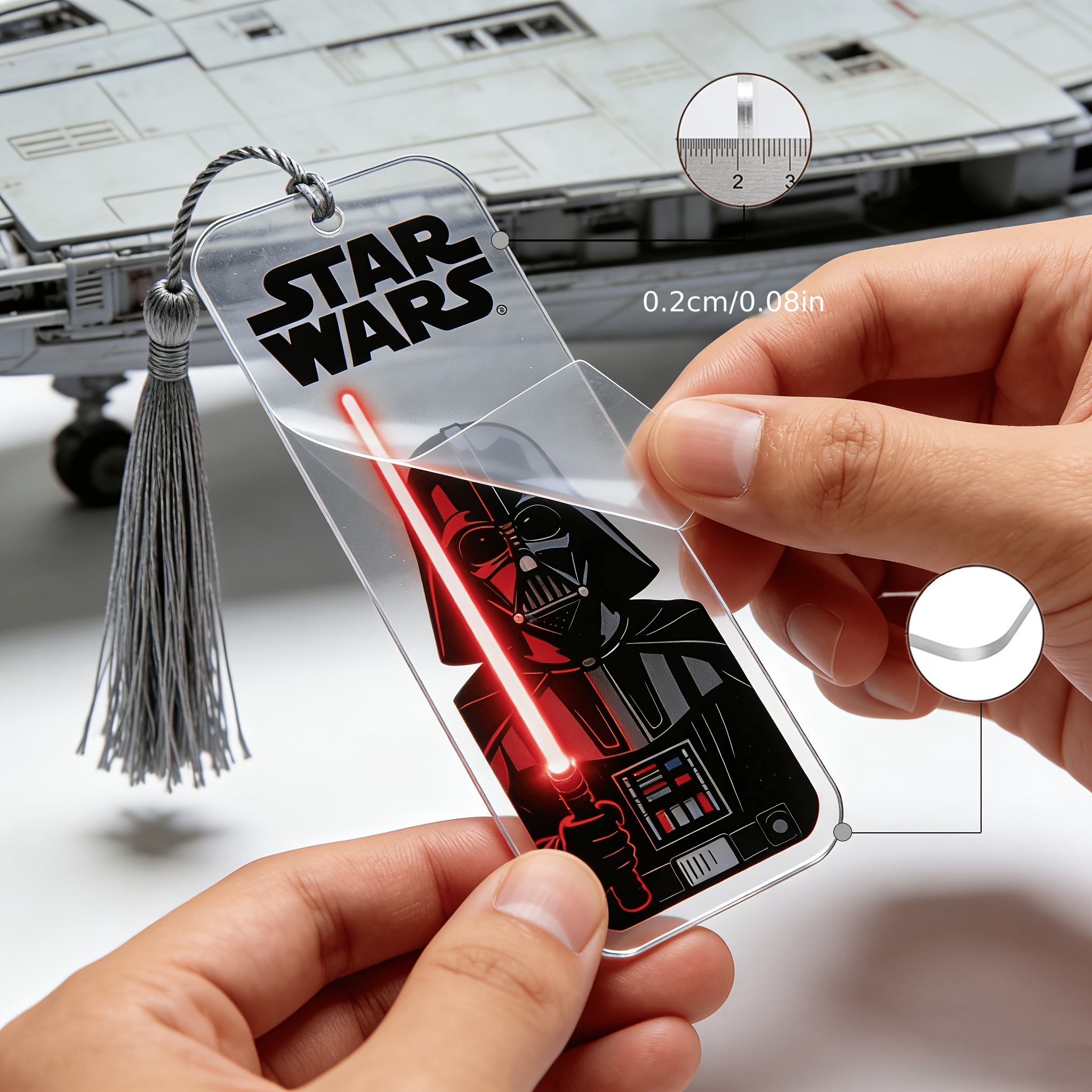 E-shop Star Wars, . Schwarzer Acryl-Lesezeichen, mit klassischem Charakter als Kern-Design, das ikonische Helm- und rote Lichtschwert- nachbildet,