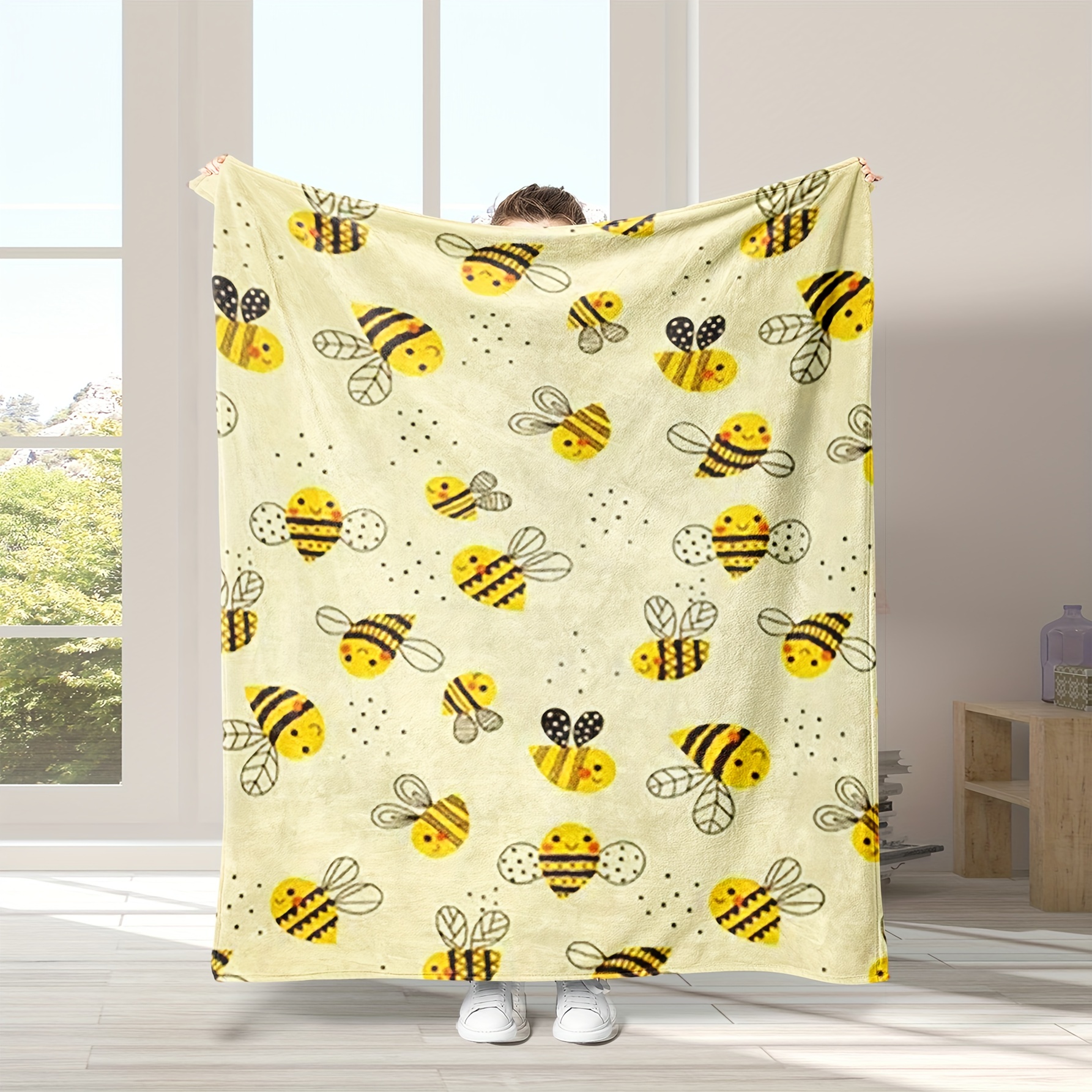 Bee Blanket - Cute Bee Gifts for Women Bee Lovers- Bee Throw Blankets -  Bees Cozy Soft Kawaii Cartoon Plush Yellow Blanket - Christmas Birthday  Gifts