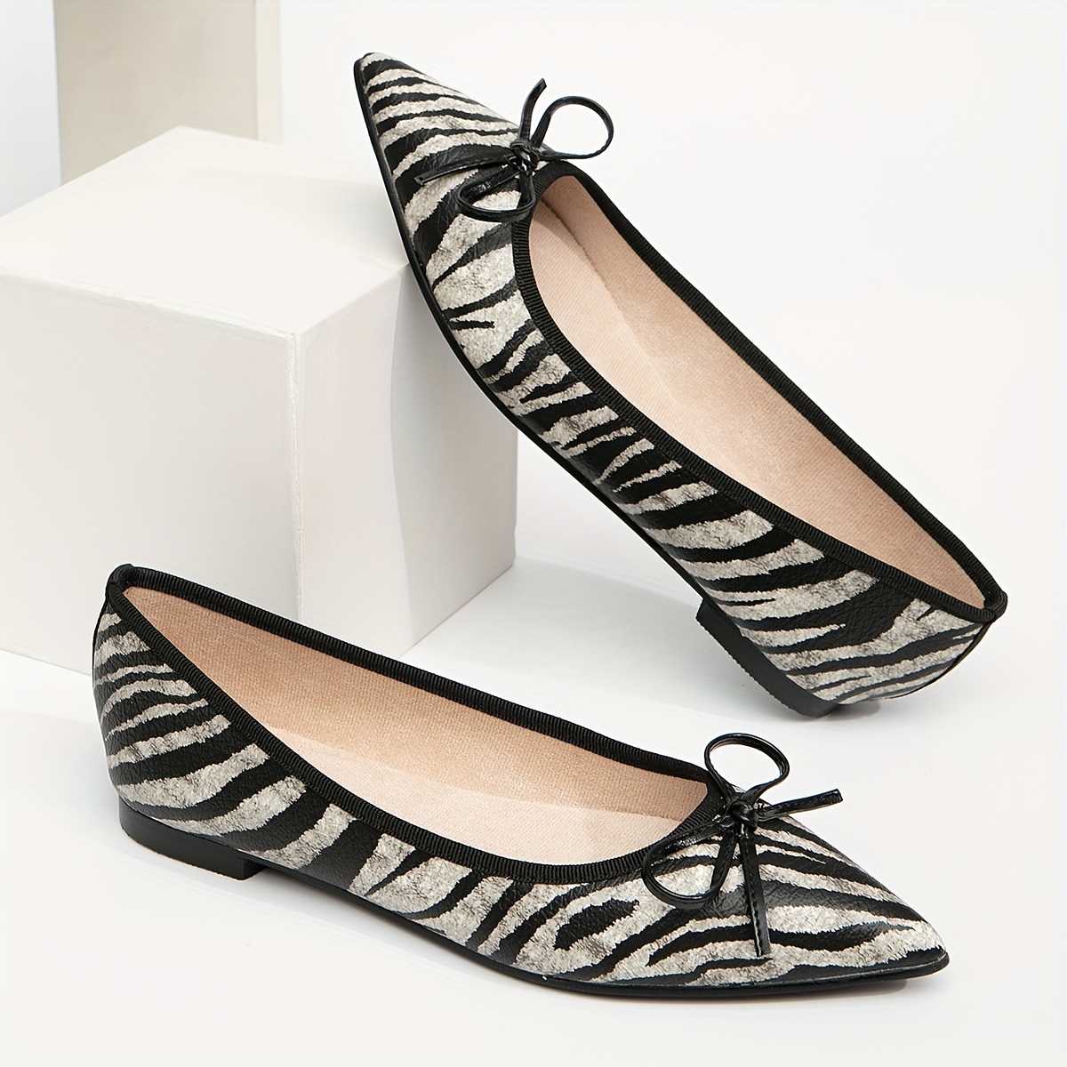 Women's Leopard & Zebra Printed Shoes, Slip On Low-top Round Toe Flat  Lightweight Shoes, Comfy Casual Daily Shoes