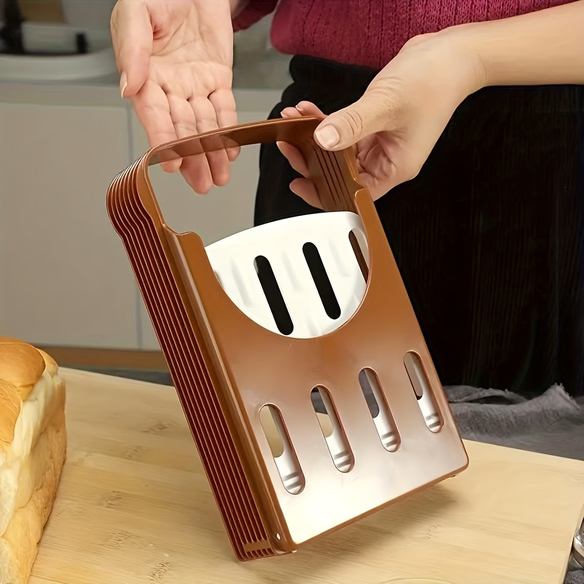 1pc New Toast Bread Slicer Plastic Foldable Loaf Cut Rack Cutting Guide Slicing Tool Kitchen Accessories Practical Cakes Split Tools