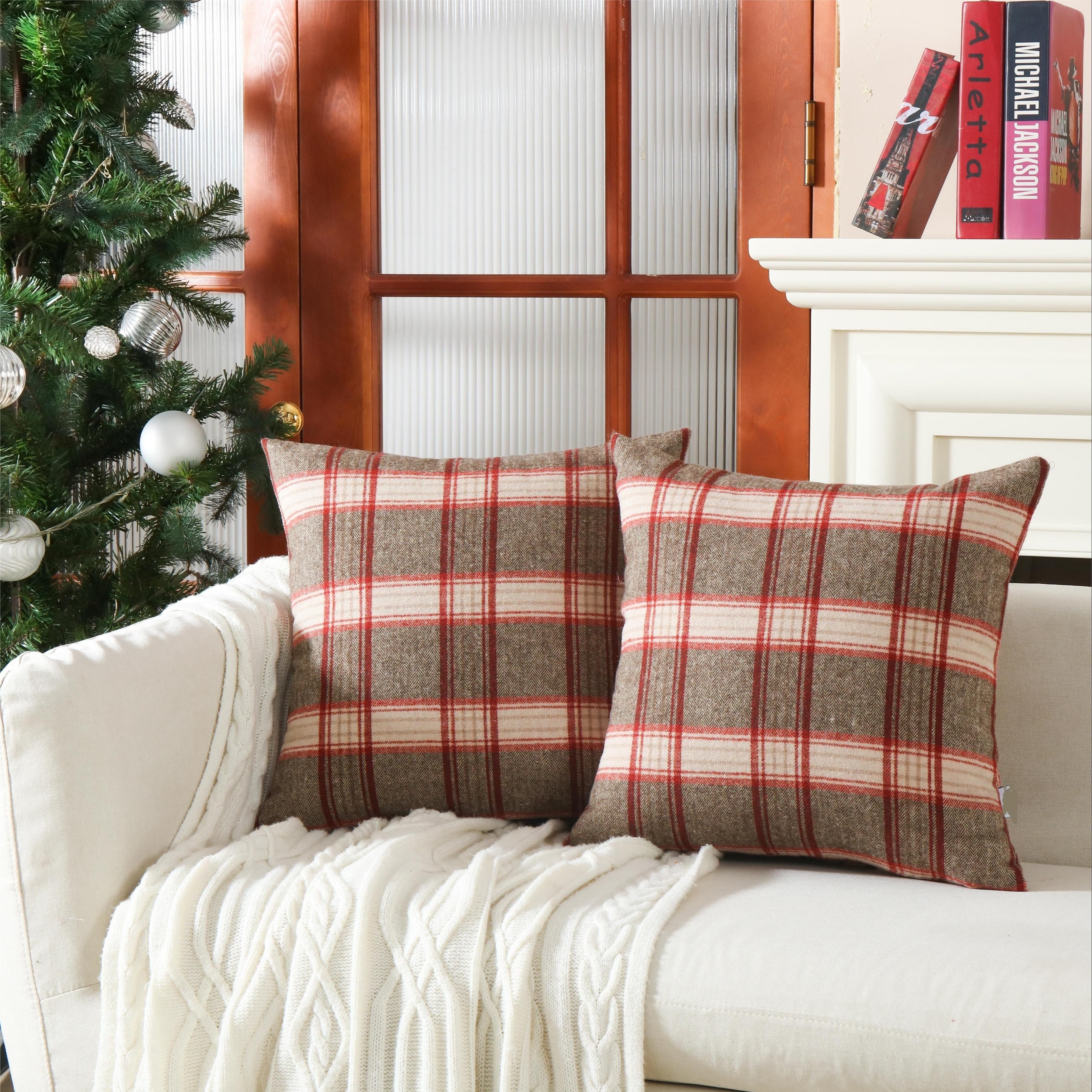 https://img.kwcdn.com/product/buffalo-plaid-throw-pillow-covers/d69d2f15w98k18-fefd5157/Fancyalgo/VirtualModelMatting/43cbae33ee52ab3d86e1d21aa4d03b33.jpg?imageView2/2/w/500/q/60/format/webp