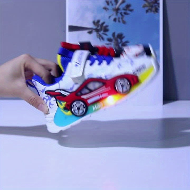 2025 Lente Nieuwe Stijl Verlichte Schoenen voor Jongens en Meisjes, Cartoon Hardloopschoenen met Verlichting, Geschikt voor Jongens van 1-6 jaar.