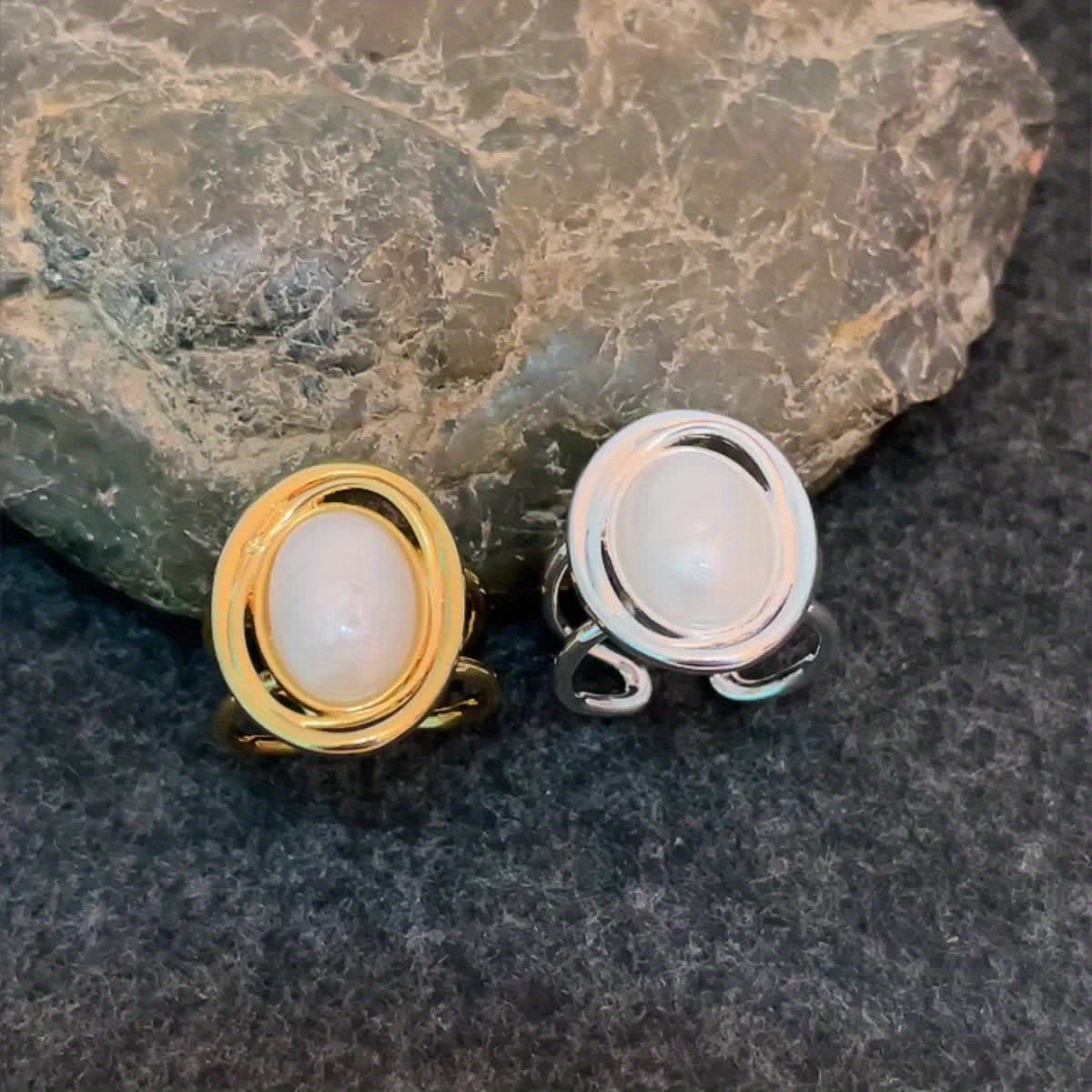 Copper Ring Inlaid with Zirconia, Exquisite Oval Geometric Design