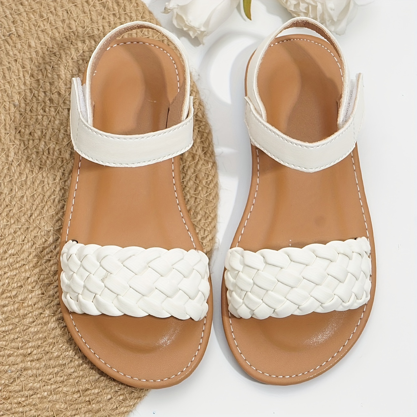 Sandalias blancas best sale de niña