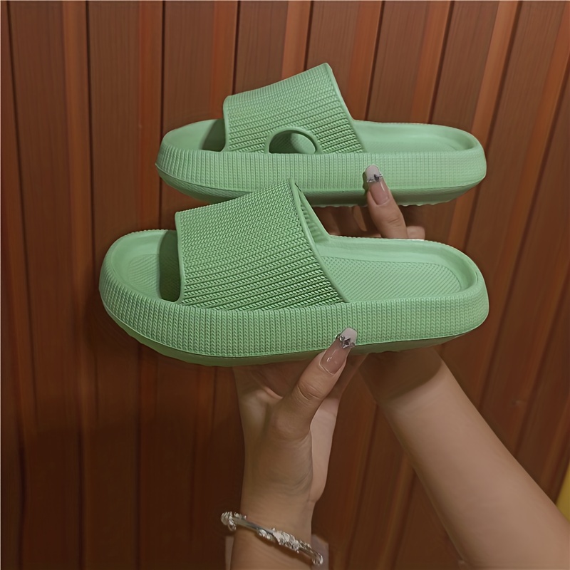 https://img.kwcdn.com/product/casual-solid-color-slippers/d69d2f15w98k18-67d8cac6/Fancyalgo/VirtualModelMatting/671d66d1e152408def051f15d46b8021.jpg?imageView2/2/w/500/q/60/format/webp