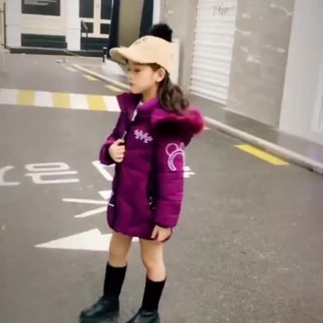 Meisjes Winterjas - Verdikte Halflange Parka met Capuchon, Paars & Cartoon Print, Ritssluiting aan de Voorkant - Machinewasbaar