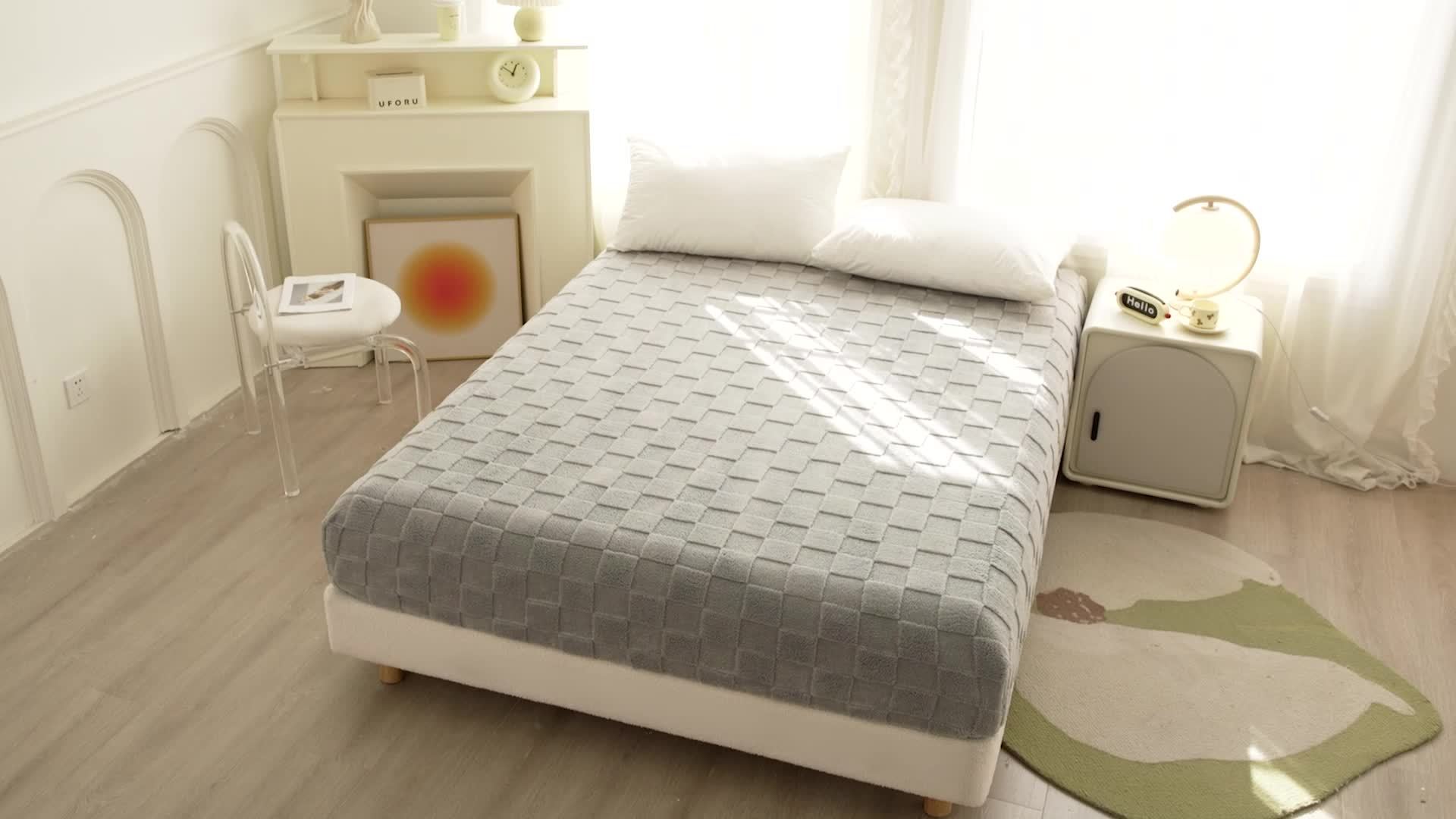 3d Embossed Embroidery Antibacterial Thicken Quilted Mattress