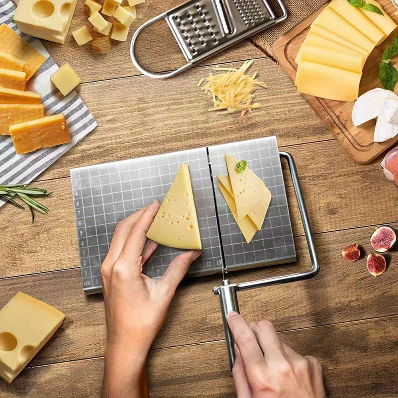 Cortador de queso de acero inoxidable con escala de tamaño preciso, incluye  rebanador de queso de alambre, 5 alambres de repuesto y 4 mini cuchillos